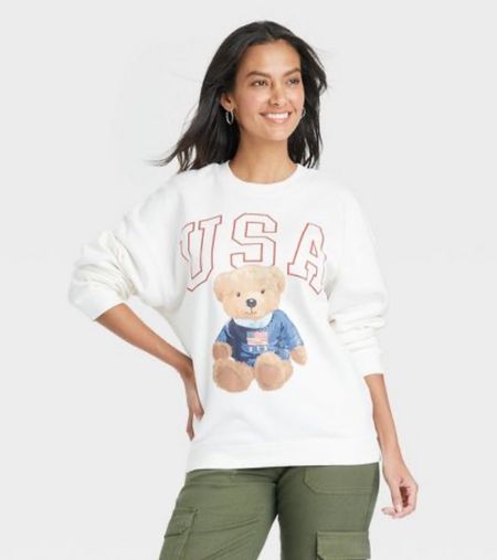 Such a cute sweatshirt! 
I would size up one size for an oversized fit



#LTKFindsUnder50 #LTKSeasonal #LTKU