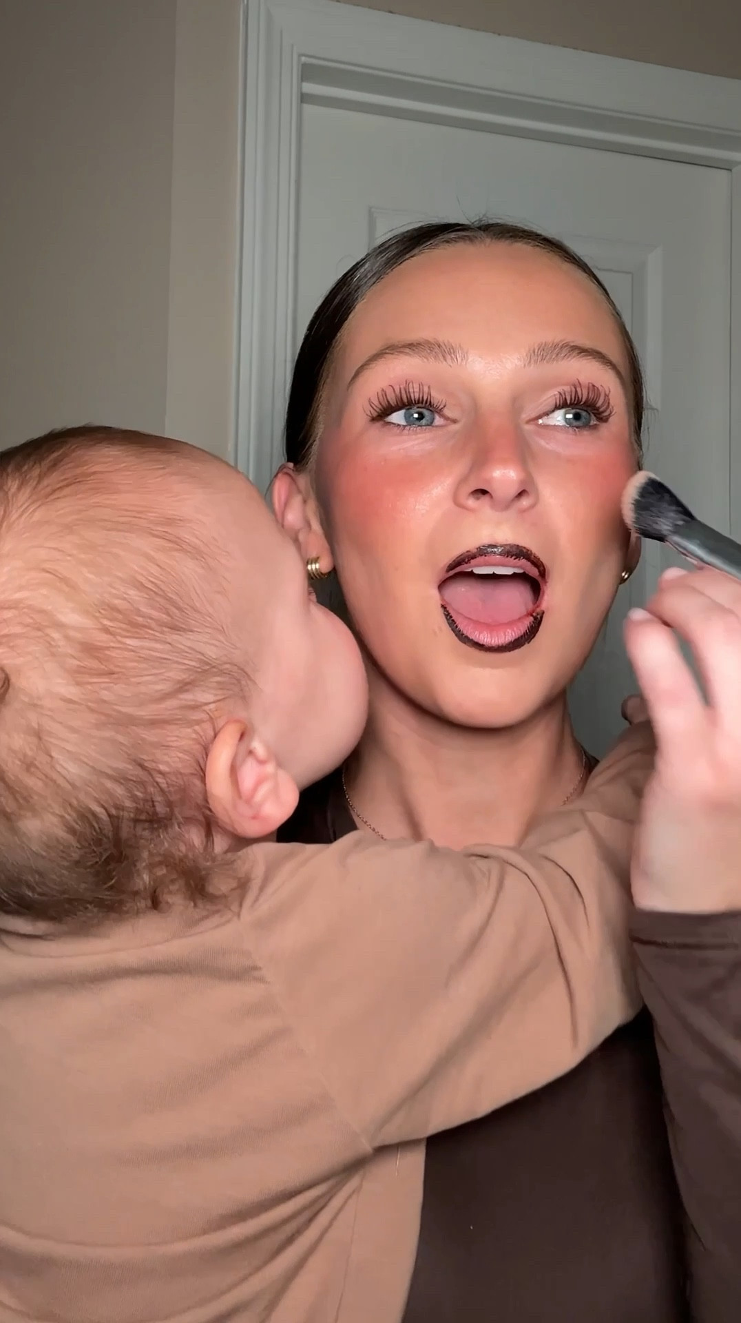MOMMY MAKEUP ROUTINE!🤎

#LTKSaleAlert #LTKFindsUnder100 #LTKBeauty