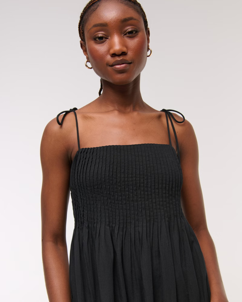 Pintuck Flowy Maxi Dress | Abercrombie & Fitch (US)