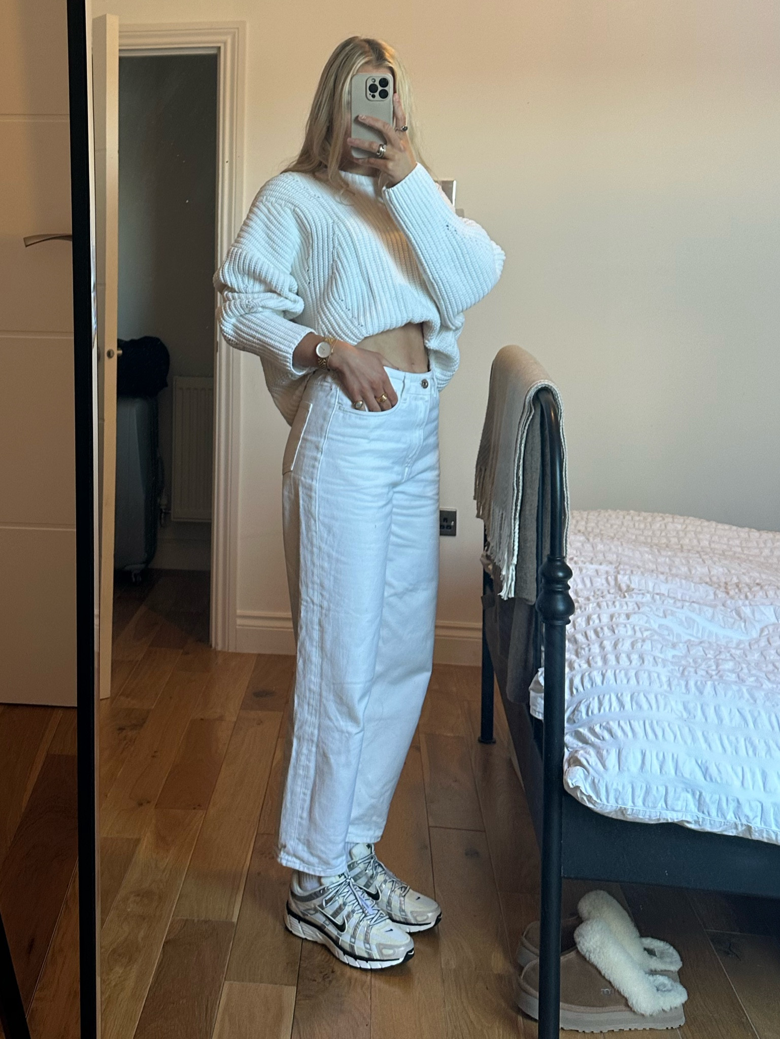 All white outfit 
Nike p6000
Autumn outfit 
Outfit inspiration 
Scandinavian fashion
White jeans
White chunky knit 

#LTKshoecrush #LTKSeasonal #LTKstyletip