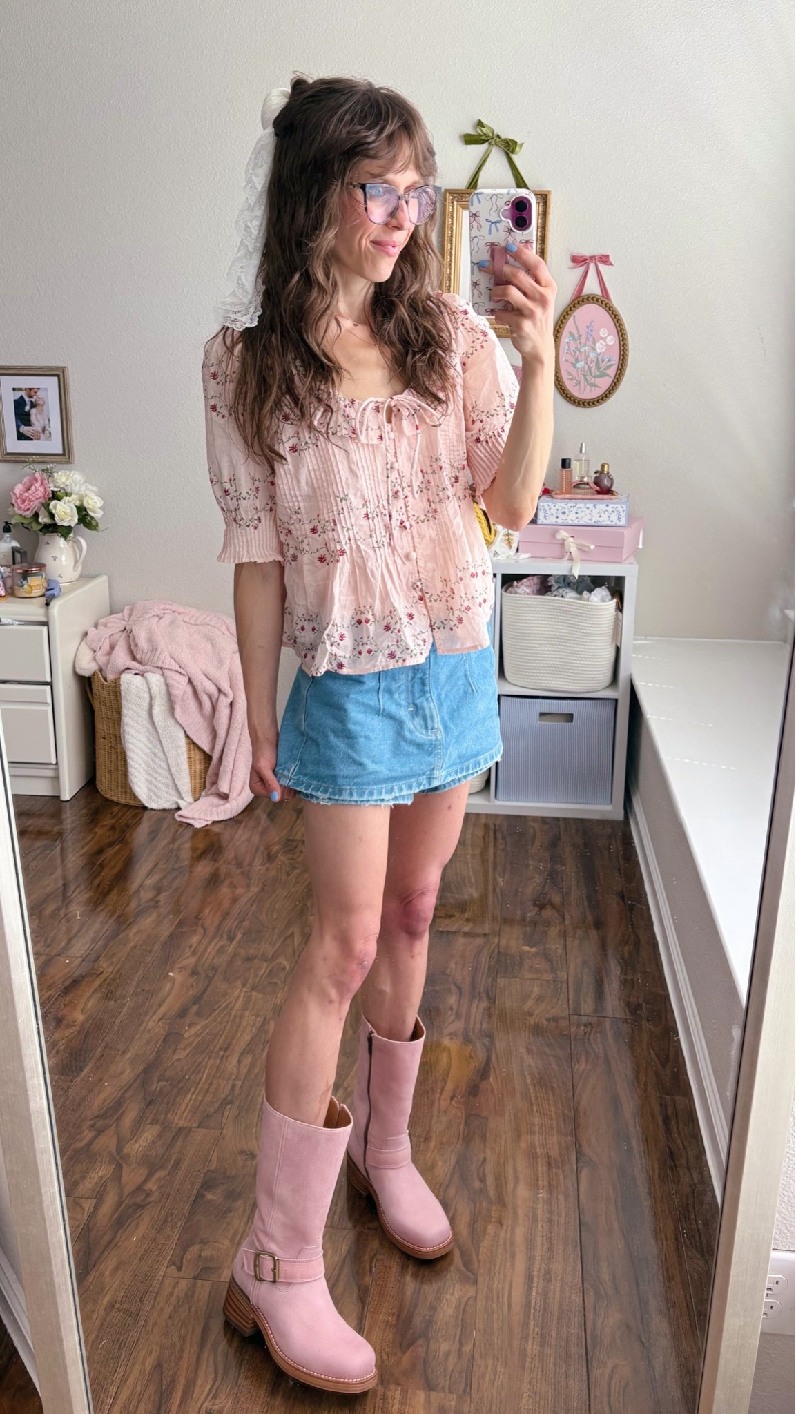 Hill house Camri top XS, free people gallivanting skort size 24, pink Frye boots

#LTKootd #LTKSeasonal #LTKSaleAlert