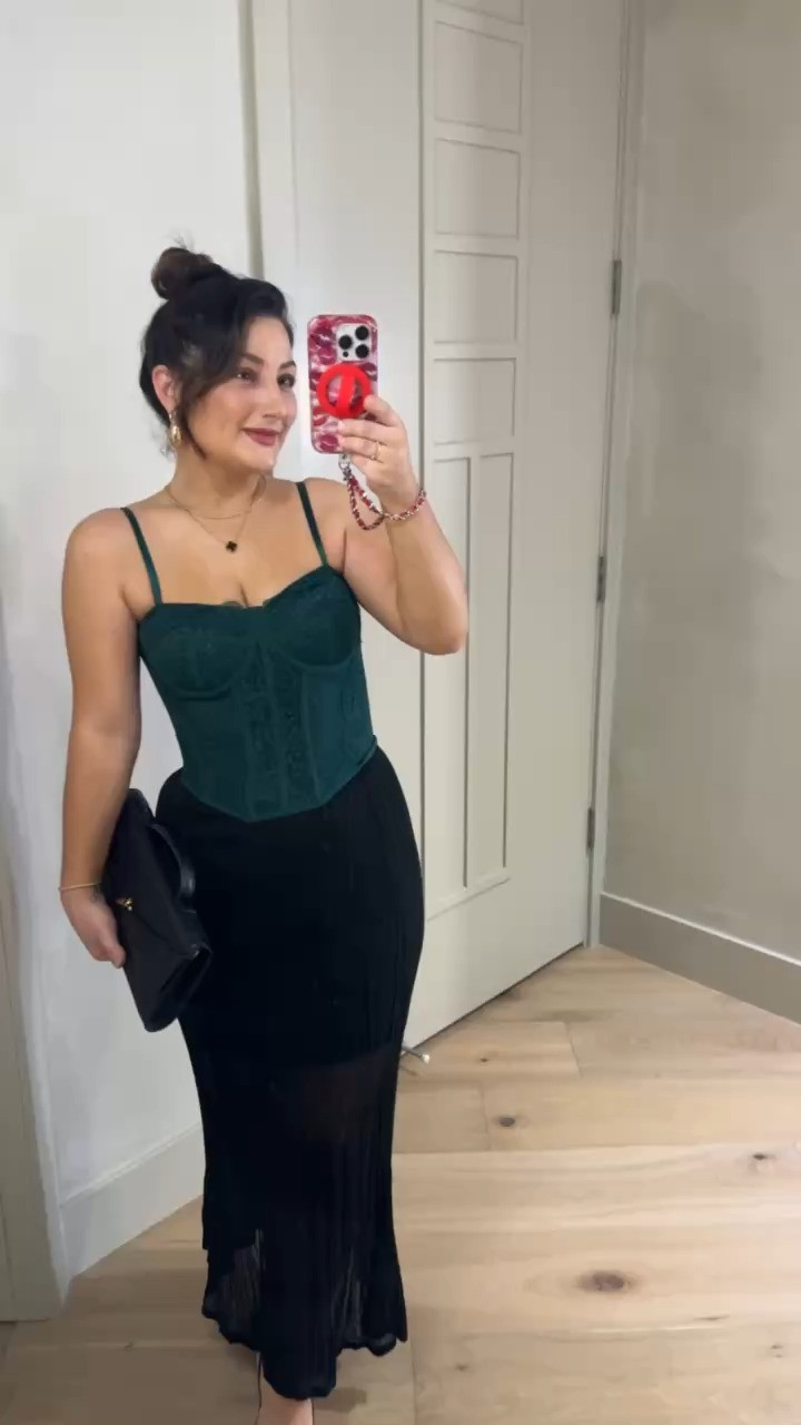 Perfect for a night out!!

Corset size small 
Sheer maxi skirt size small petite 

5'0" 140lbs 

#LTKValentine #LTKPetite #LTKSaleAlert