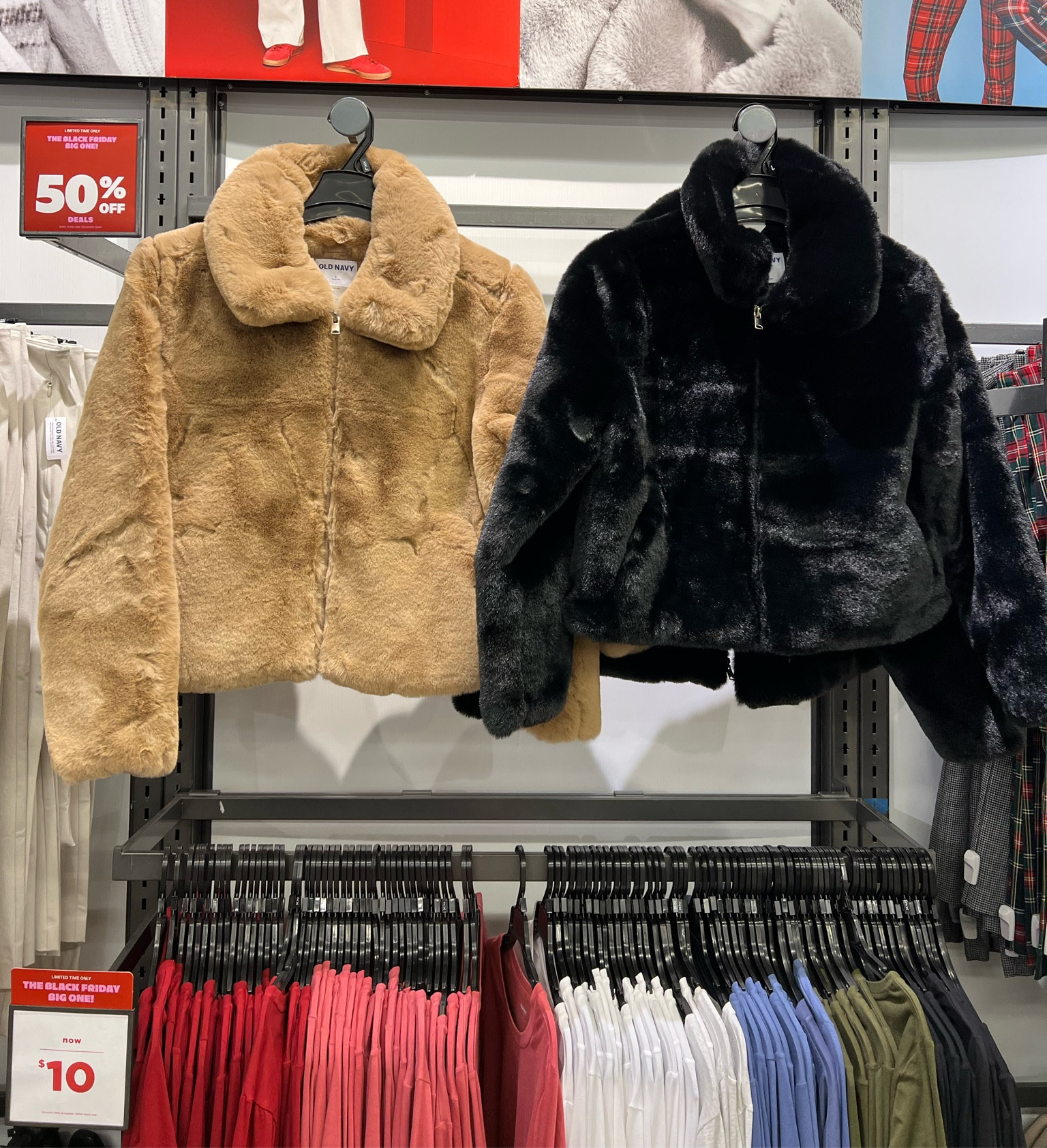 fuzzy winter jacket

i have a size small

#LTKHoliday #LTKSeasonal #LTKSaleAlert