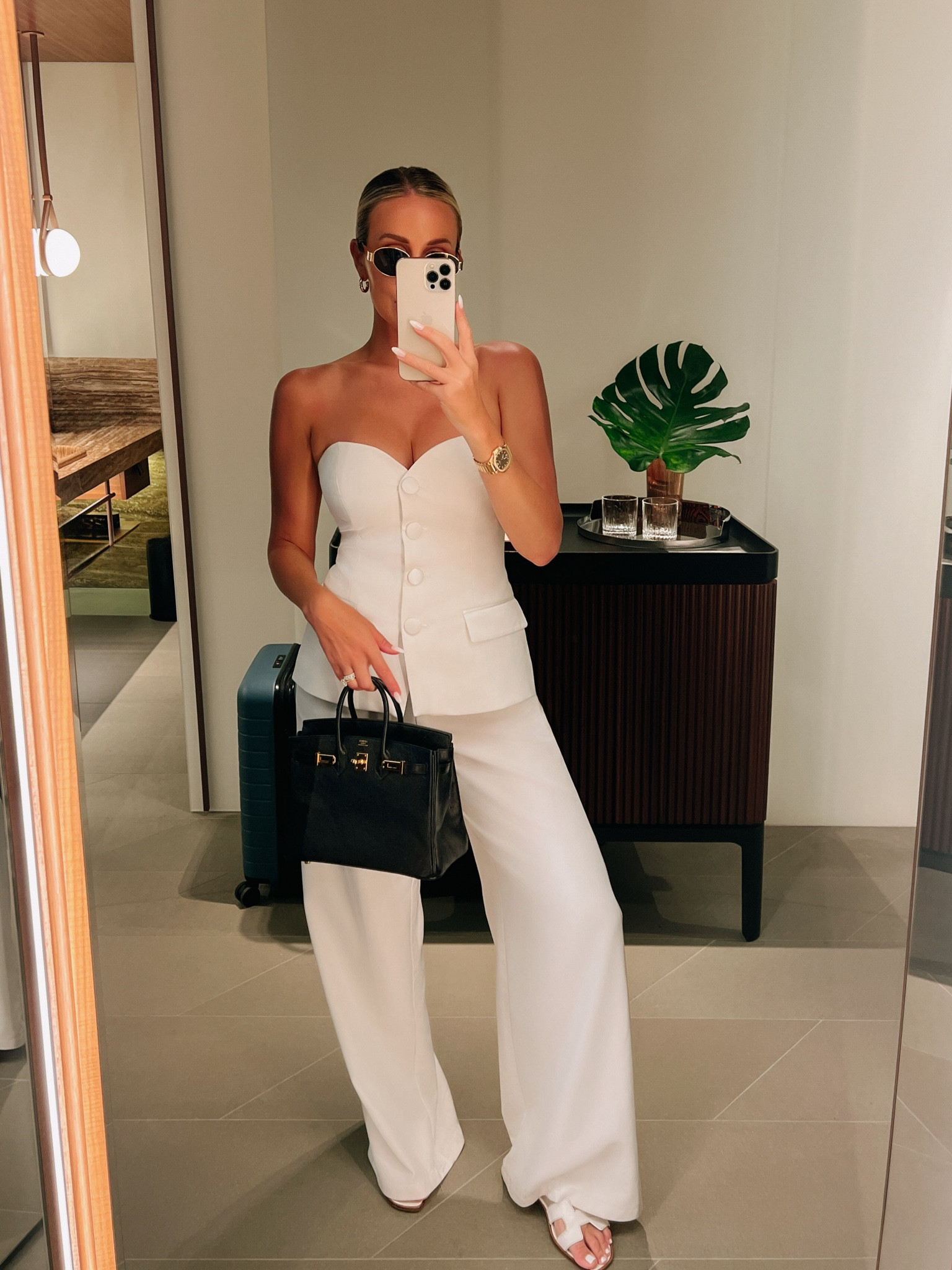 the white vest staple  

#LTKStyleTip