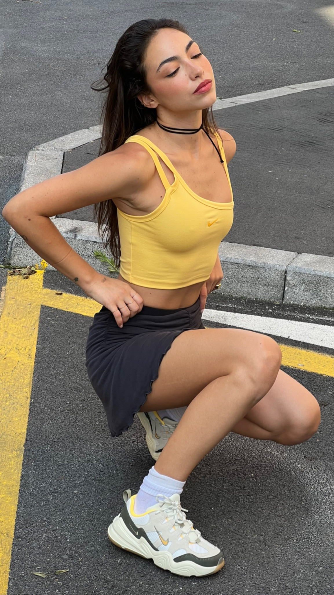 Chi come me spesso sceglie il look partendo dalle scarpe? Qui indosso le mie nuove @nike preferite 💛🍋 Bellissime comodissime è super versatili. 💛 @nikesportswear
#ad
#teamnike
#nikestyle
#techhera


#LTKSeasonal #LTKeurope #LTKstyletip