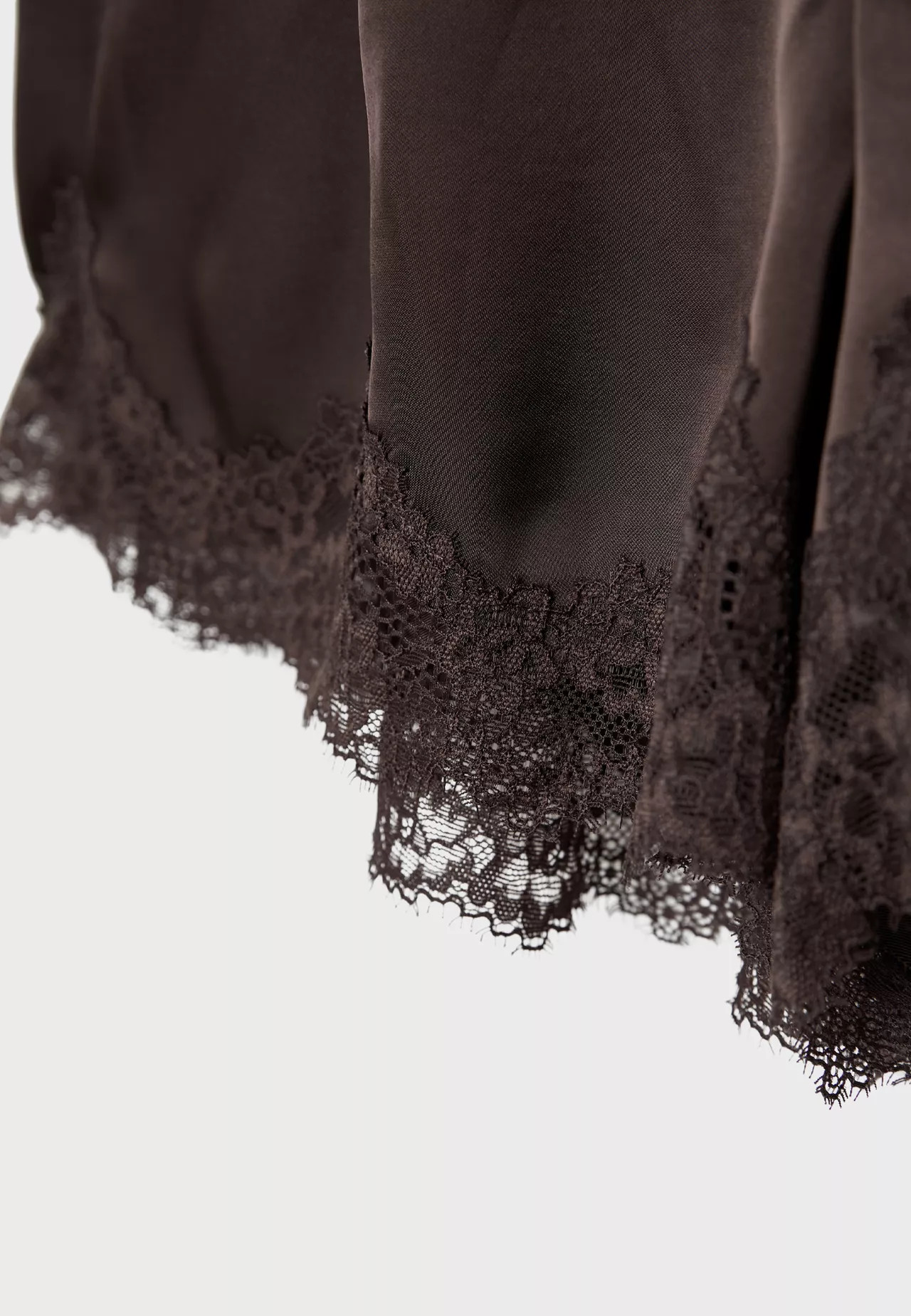 Satin lace shorts - Women's Mocacos Nuevo | Stradivarius United Kingdom | Stradivarius (UK)