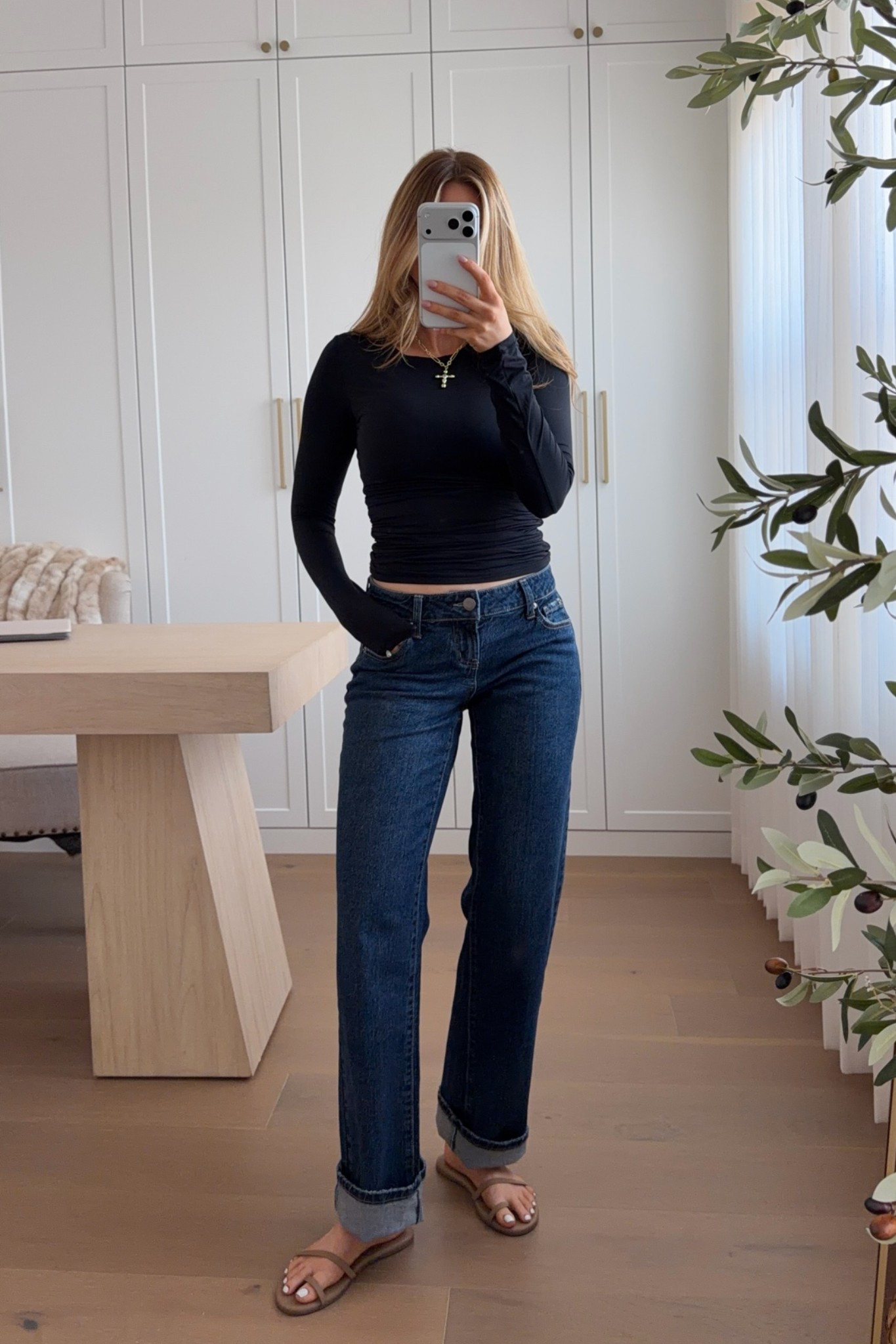cannot believe these jeans are from walmart and only $16.98!!
long sleeves you’ll love: xs // jeans: 0