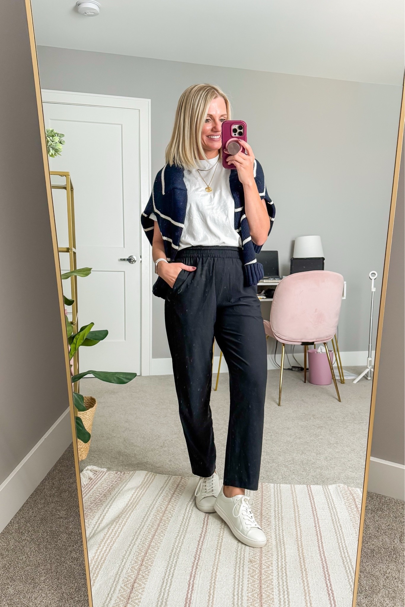 These jogger pants are so good! I’m loving the fit and style of them for fall! I’m wearing an xs!

#LTKootd #LTKPetite #LTKOver40