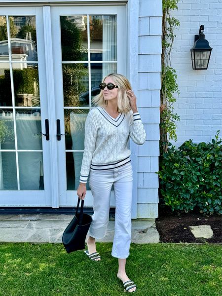 I am loving this lightweight knit that has been on heavy rotation in my closet lately. It’s the perfect pairing with an off white denim and sandal. Check out their new spring collection. There are so many fun pieces for every occasion. #etceteranyc #etceteraspring2024 #etcetera