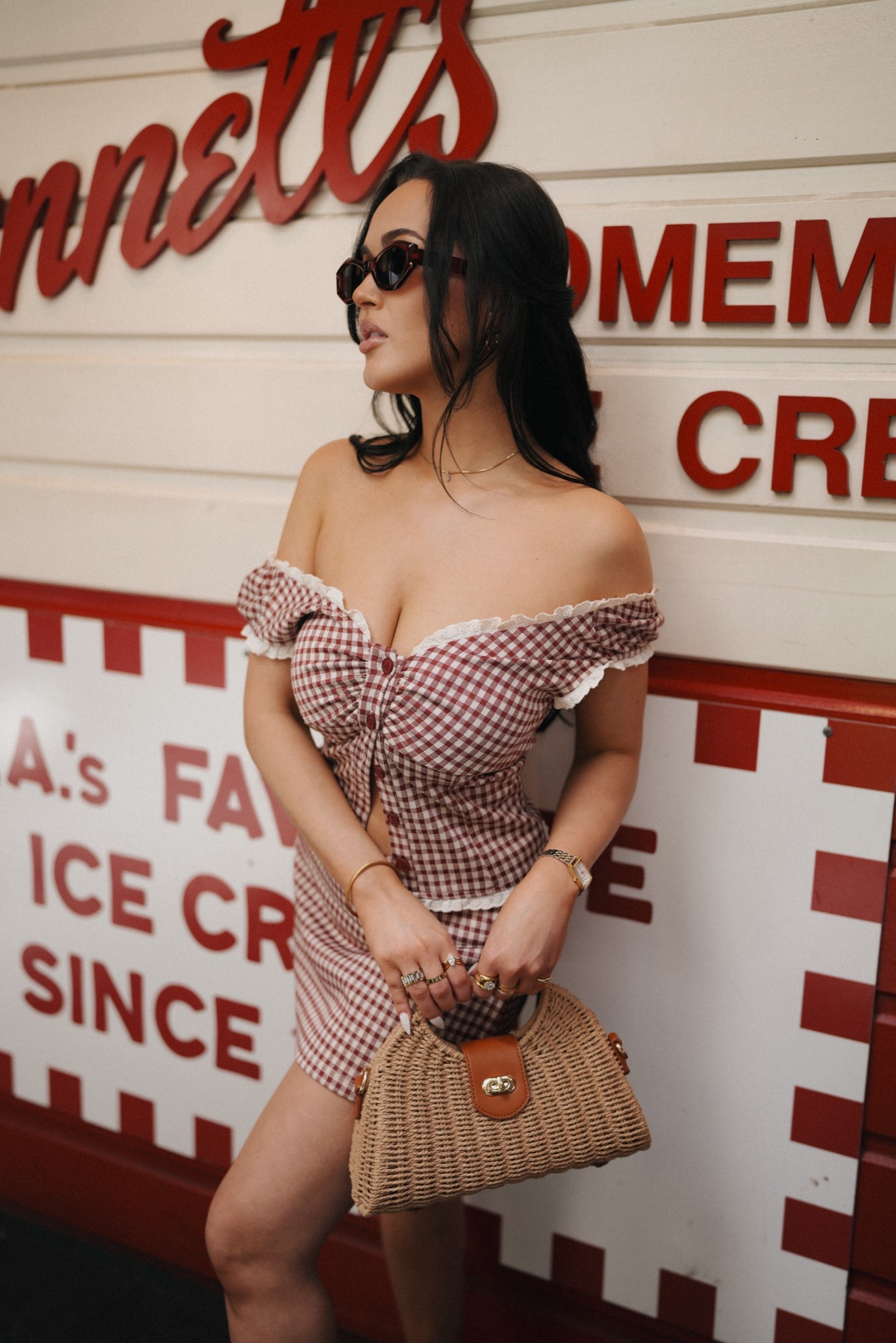 Ice cream date 🍦🍒



￼