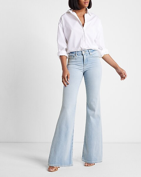 Mid Rise Light Wash '70s Flare Jeans | Express