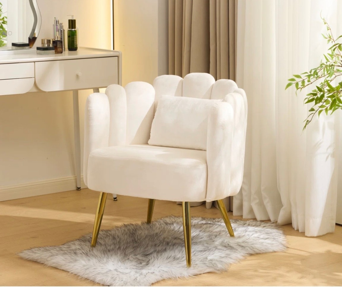 This is a cute chair 

#LTKHome #LTKActive #LTKU