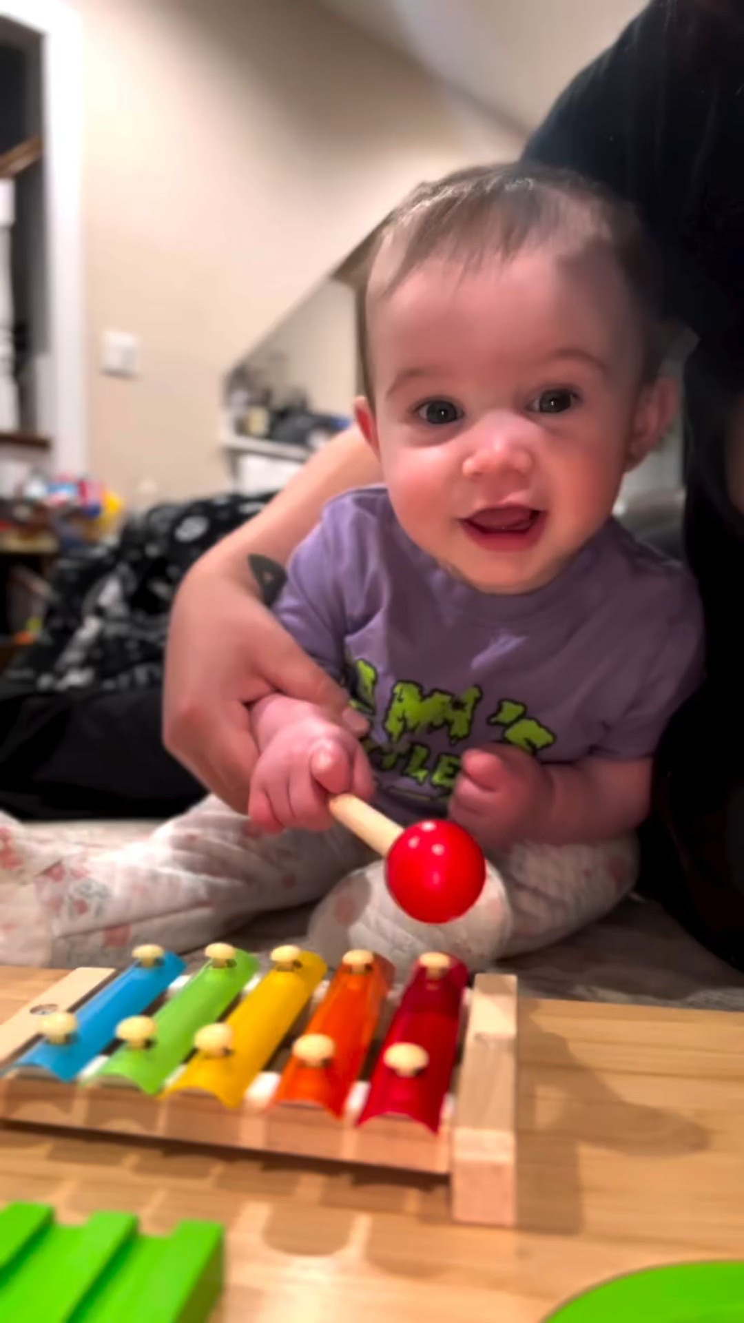 I cannot believe how smart she is already! She really does pick up on everything .. and the little facial expressions 🥹🎶 #momlife #mamasgirl