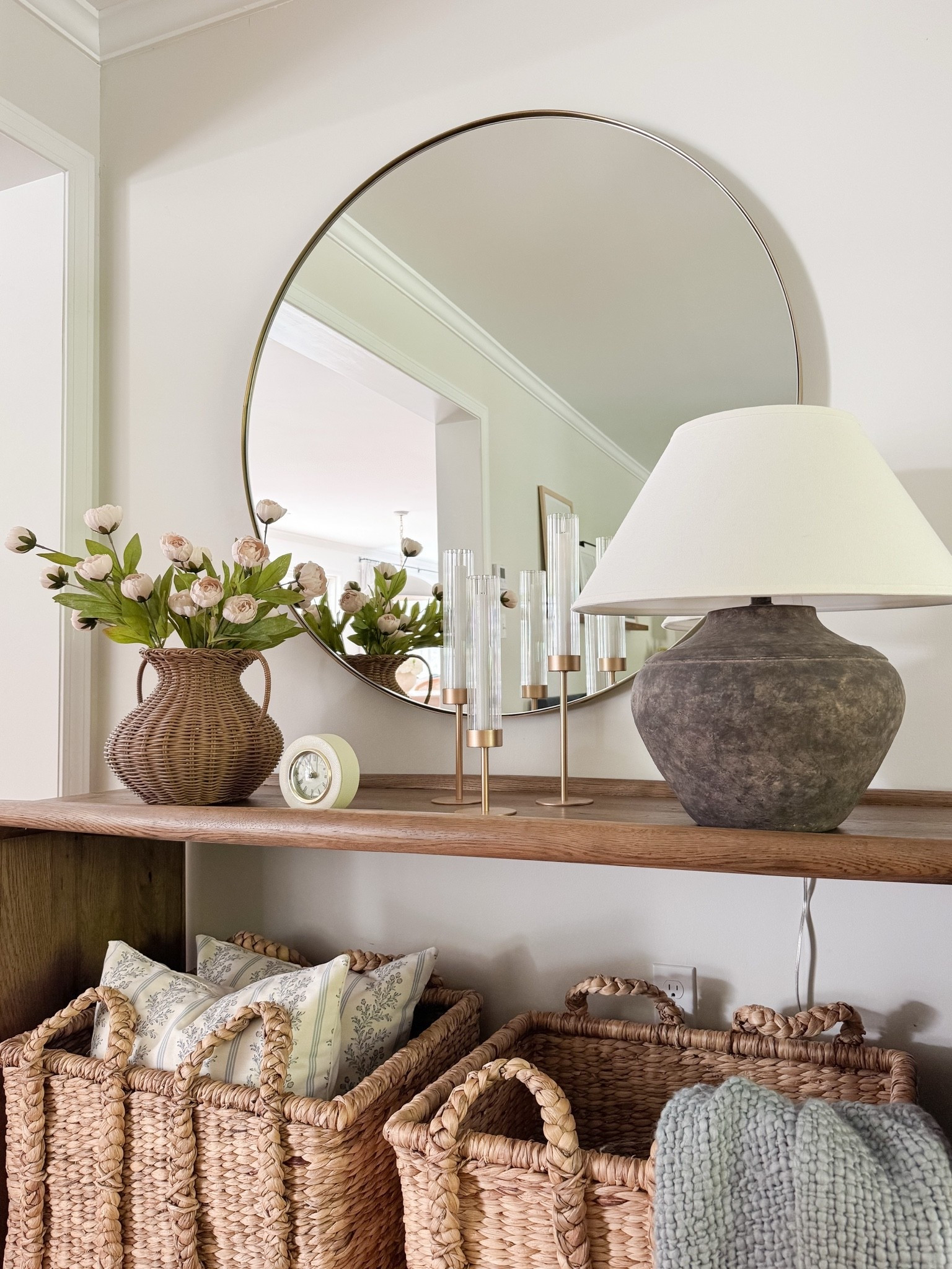 You’ve all been loving entryway decor ideas over the past few weeks 🤍 Loving our new baskets! There are also some sale picks linked and shown here!

#LTKHome