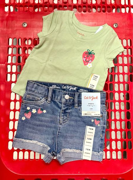 The perfect toddler outfit for Spring/Summer 🍓
