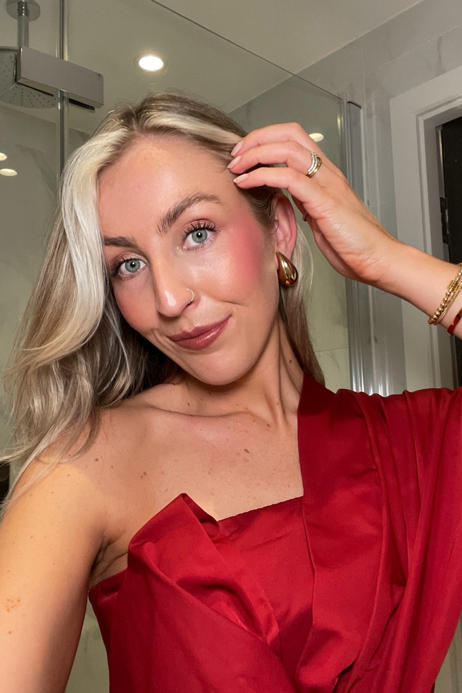 Festive glam make up ♥️✨💄 

Armani Beauty, Armani luminous silk, festive make up, Charlotte tilbury, evening make up, Christmas make up, red top, pop of red, gold earrings 

#LTKGIFT 

#LTKHoliday #LTKSeasonal #LTKbeauty