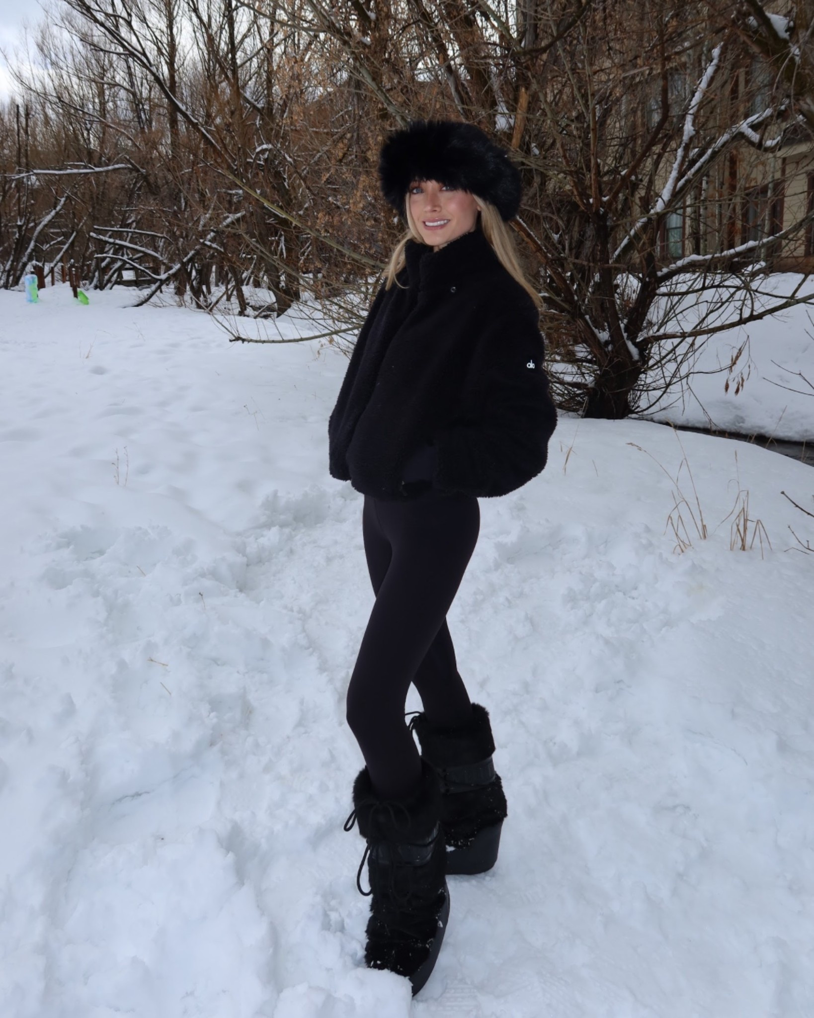 ski trip 
Moon boots 
Snow boots 
Alo
Utah 
Park city

#LTKSeasonal #LTKTravel #LTKgrwm