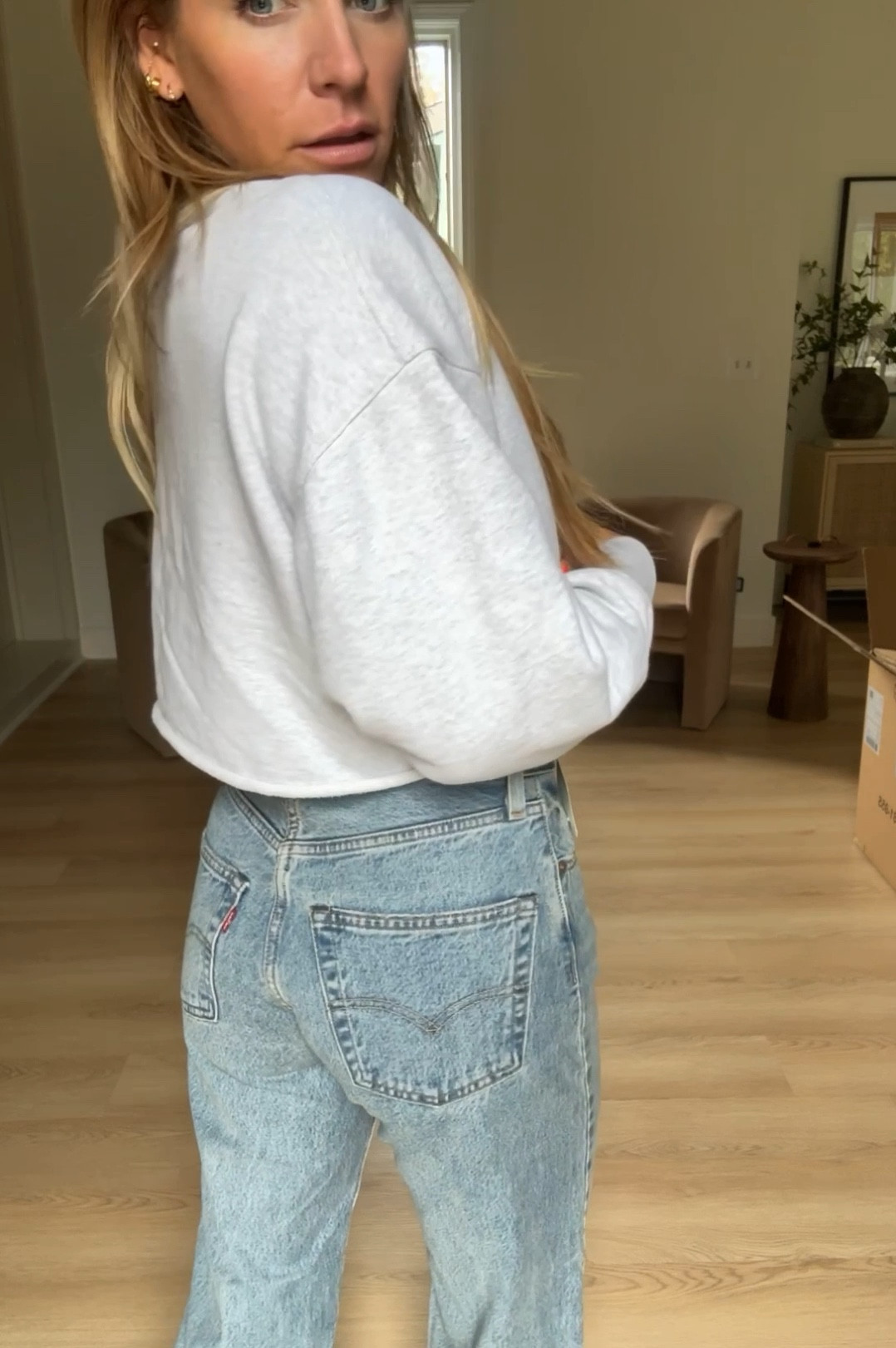 Starting pair: 501 original : 25
1st try on pair: 501 90s ankle : 25x27
2nd try on pair: 501 90s : 25x30
Last pair: Wedgie bootcut: 26x30