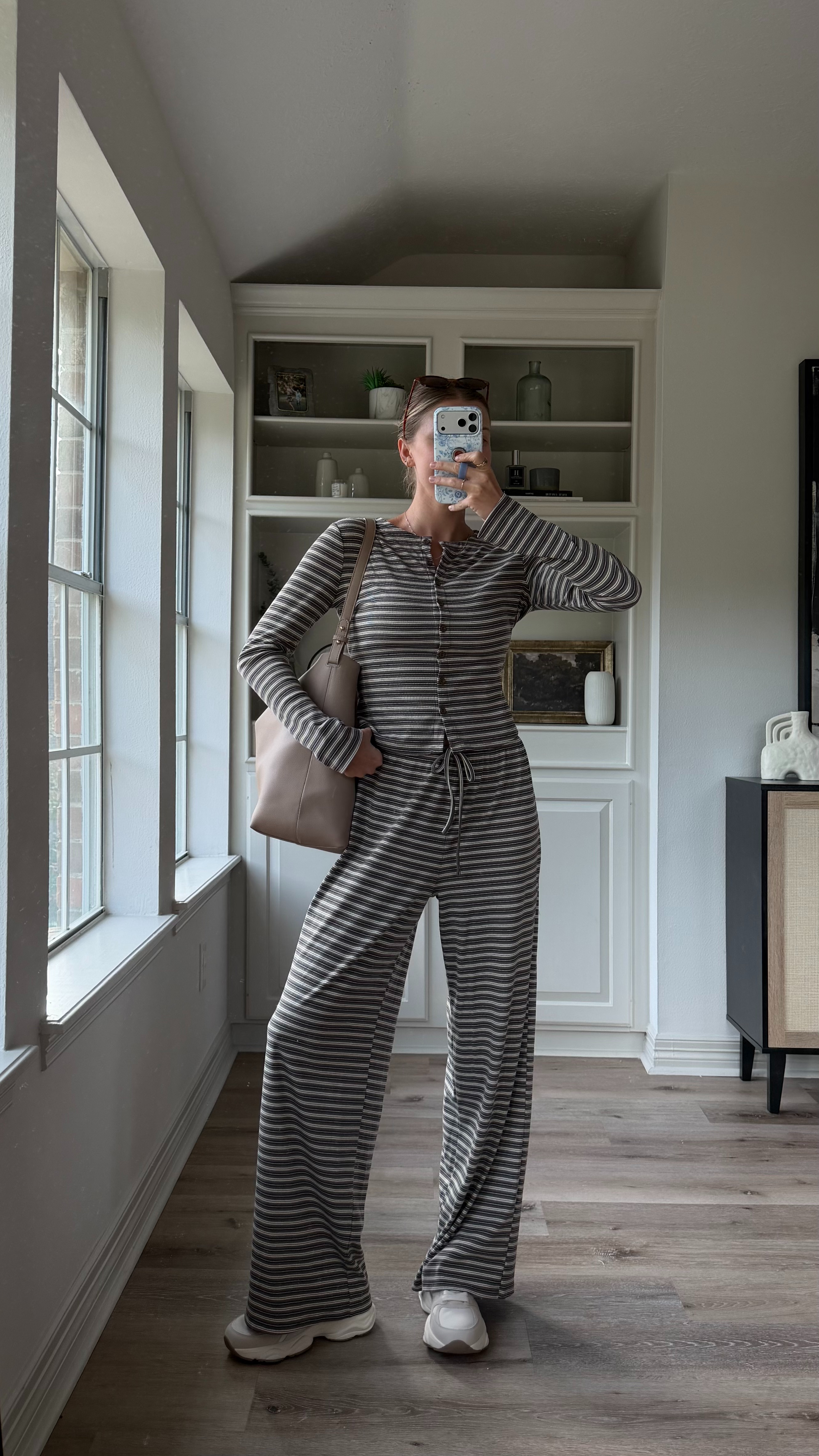 Cozy lounge set for fall! Perfect for around the house or to dress up! Size S.
 

 #LTKootd #LTKmomlife