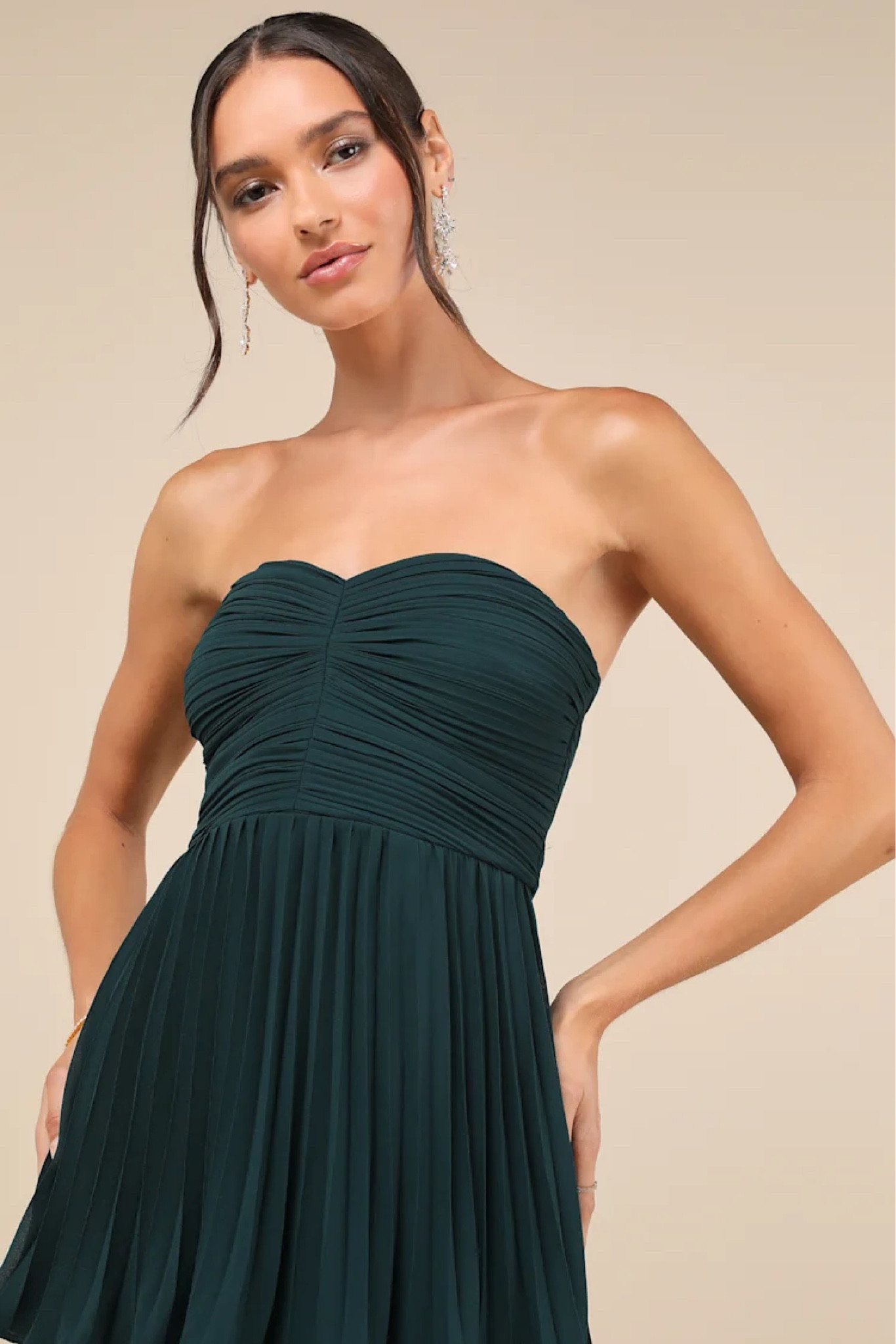 I absolutely love the neckline of this gorgeous emerald dress! Perfect for wedding guest dress season!

#LTKStyleTip #LTKWedding #LTKMostLoved