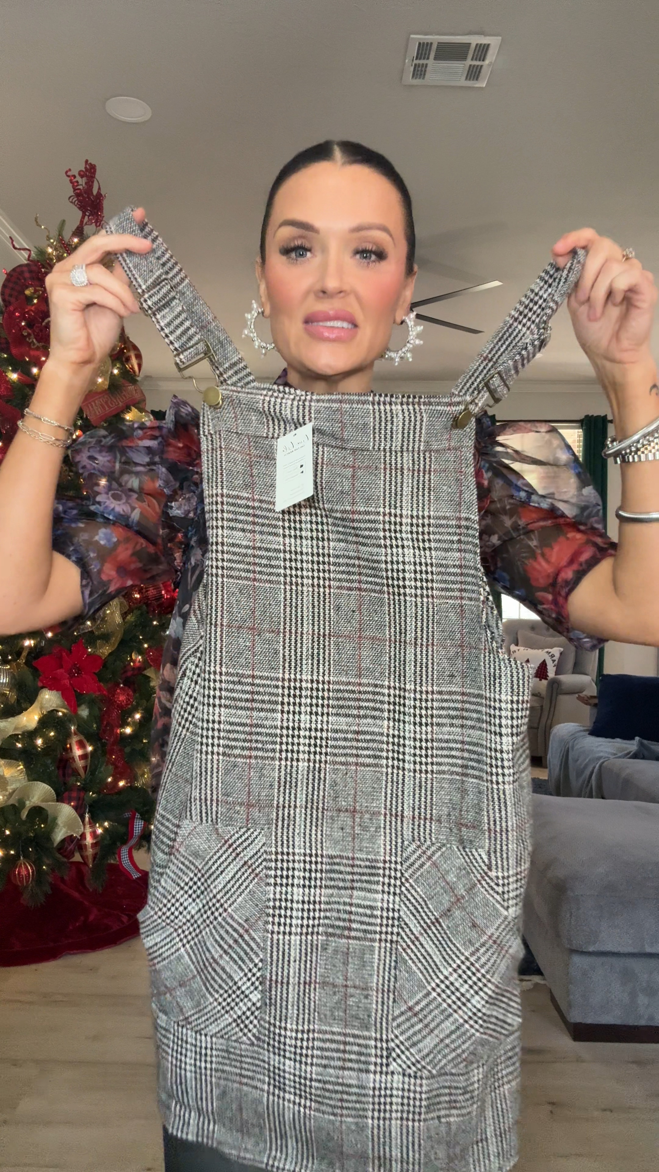 Plaid overall dress 

#LTKHoliday #LTKSeasonal #LTKStyleTip