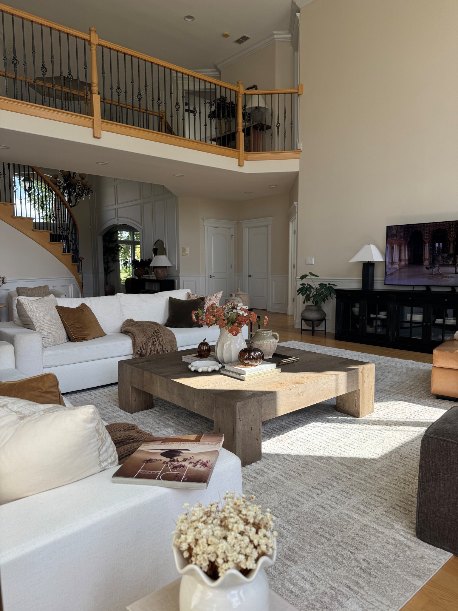 When you finally find the perfect size coffee table for your home! 😍

#LTKSeasonal #LTKHome #LTKSaleAlert