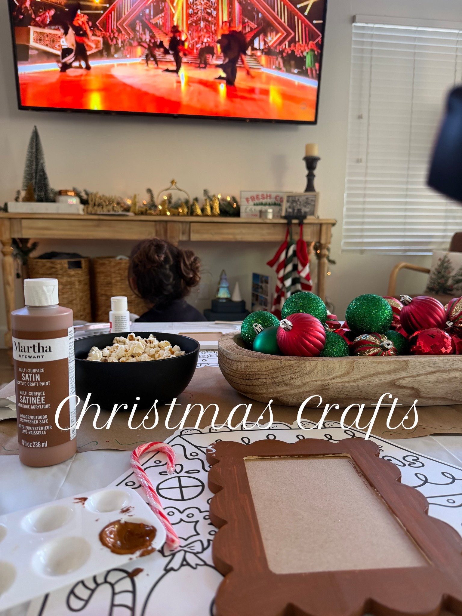 Christmas Crafts and movies with my girl! 

DIY crafts | Christmas | pictures 

#LTKdayinmylife #LTKHoliday #LTKmomlife