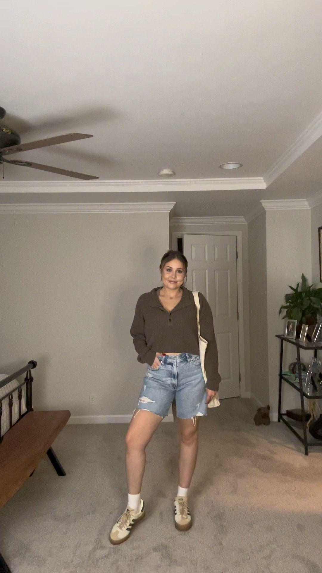 Outfit two from my 🍂 Fall Capsule Wardrobe 🍂 this is the perfect look for those warmer Fall days! #fallfashion #fallcapsulewardrobe #ltkfashion #size6 #size8 #outfitinspo #ootd #gap #abercrombie #adidas 

#LTKstyletip #LTKVideo #LTKmidsize