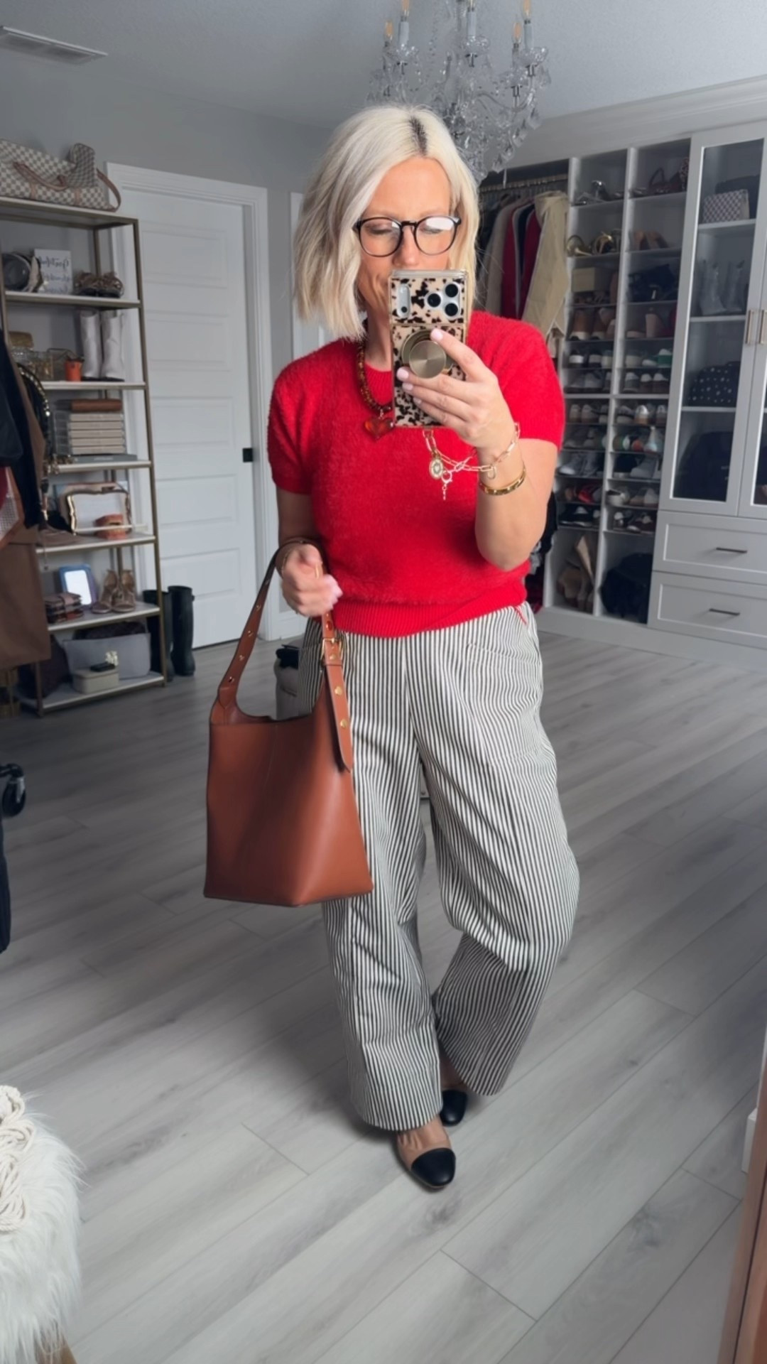 This top is perfect for work and comes in lots of colors!!!
⬇️⬇️⬇️
Top and pants small
Shoes TTS

#LTKWorkwear #LTKFindsUnder50 #LTKSaleAlert