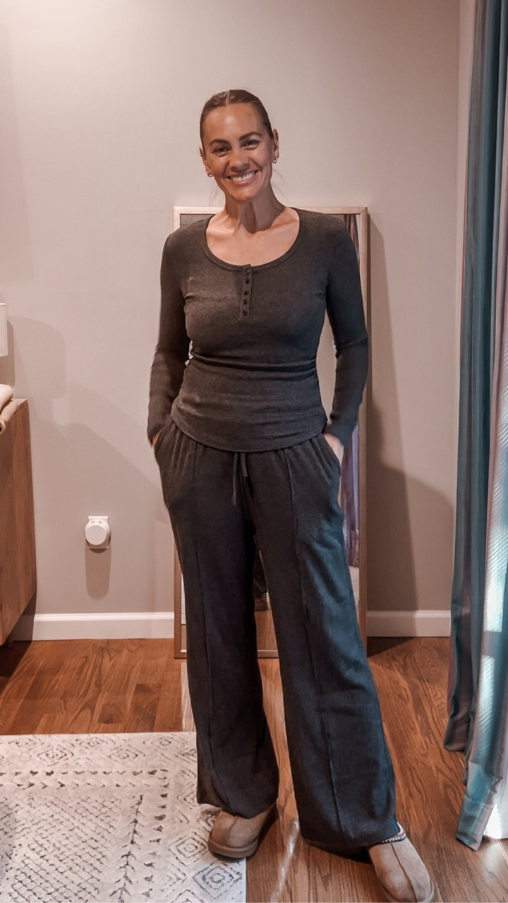 Super comfy set that’s nice enough for me to wear to a casual day at work, Amazon, darong 

#LTKFindsUnder50