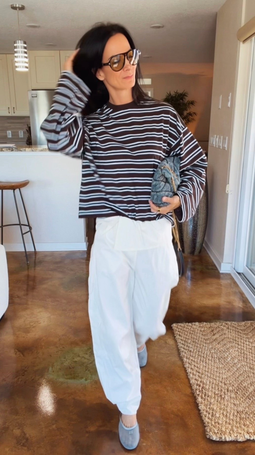 The relaxed striped tee + these perfectly slouchy trousers = that cool-girl, off-duty vibe that somehow still looks polished. Add a chic flat and a mini bag and suddenly we’re out the door looking like we had a plan all along 💅

Comfort? ✔️
Chic? ✔️
Running errands but still serving? Always.

She’s easy, she’s wearable, and she’s on repeat this season 🤍

Wearing XXS

#NicoleColeeStyle #EffortlessChic #EverydayElevated #NeutralStyle #LTKStyle



#LTKgrwm #LTKdayinmylife #LTKootd