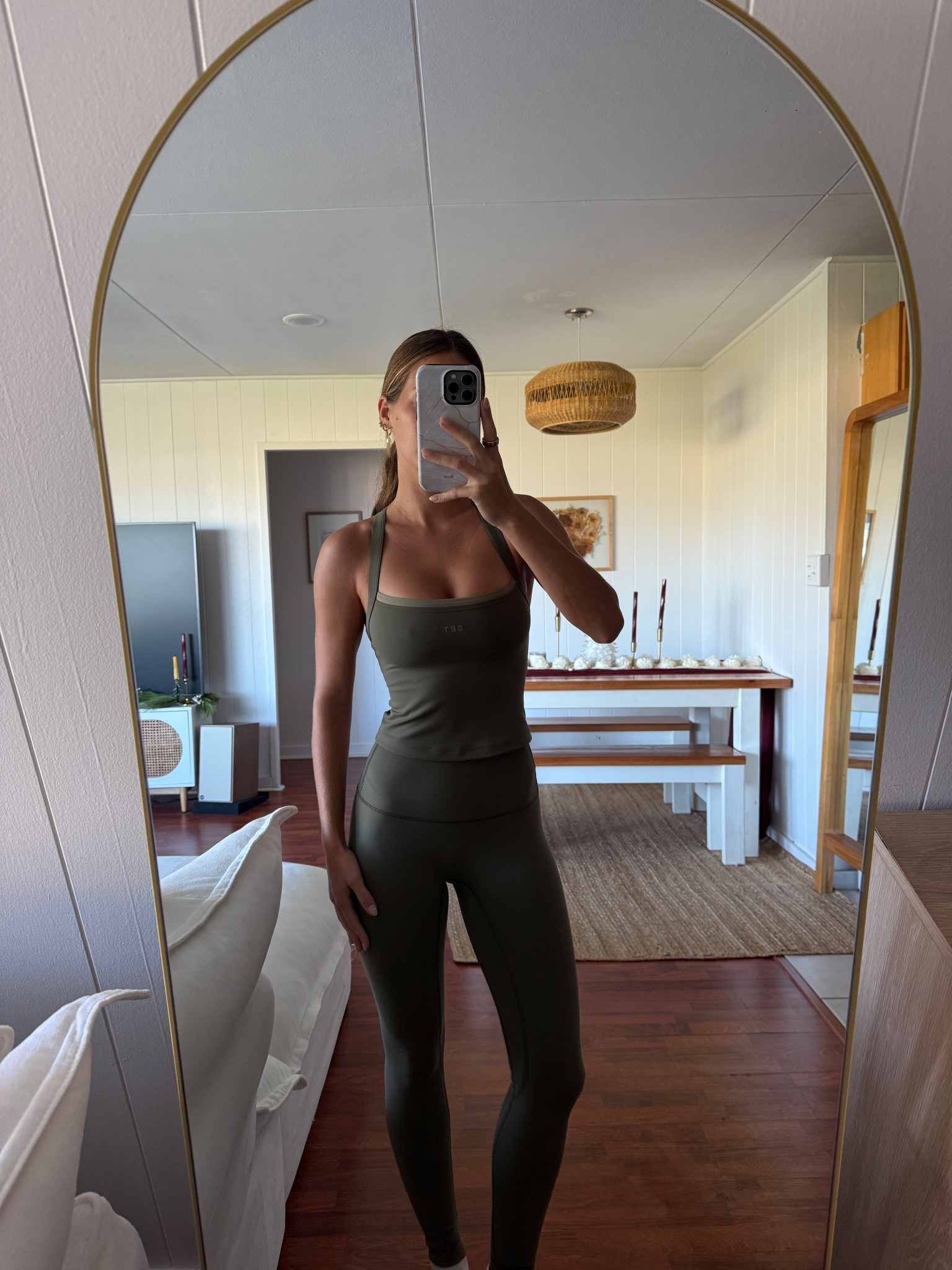 Love this set 🤍

#LTKfitnessgoals #LTKHoliday #LTKgrwm