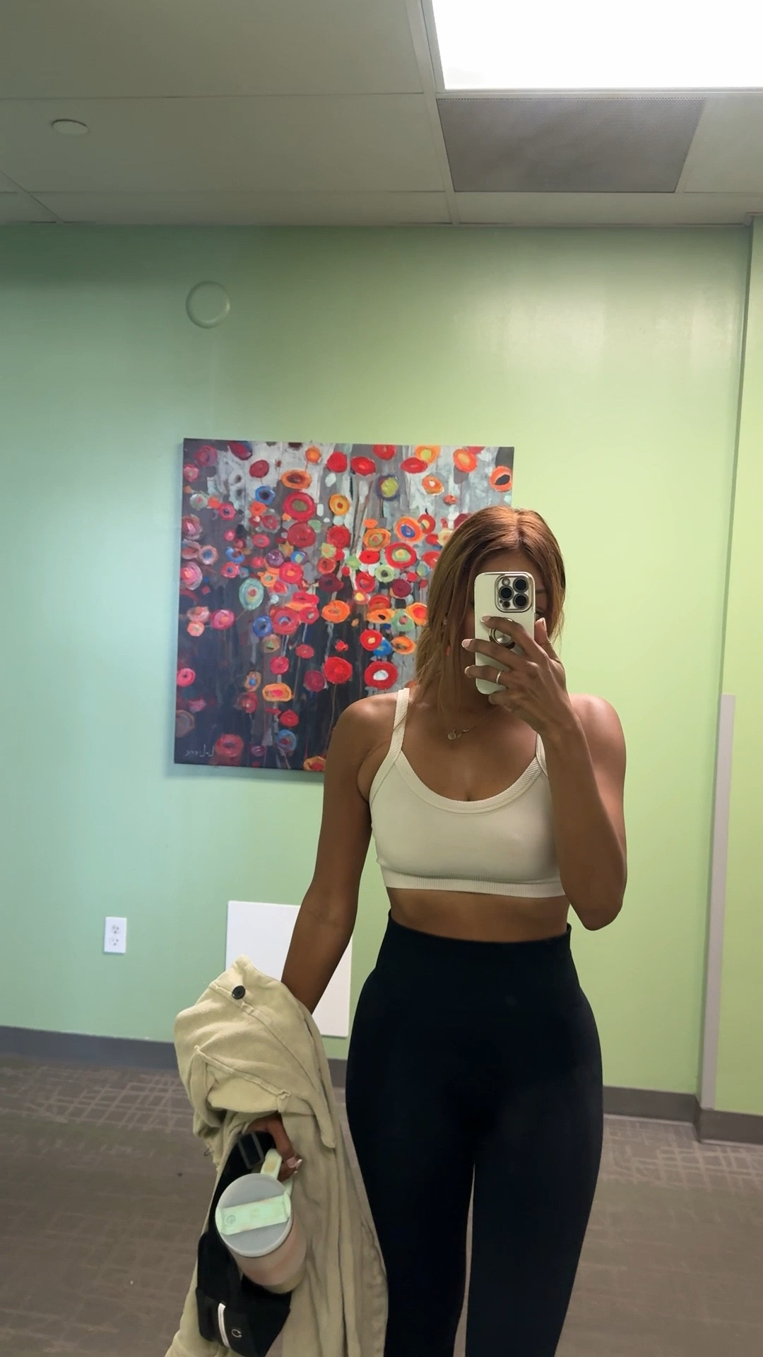 Workout OOTD 

Been loving these super cozy sports bras from @oldnavy paired with my favorite leggings from @halaraofficial perfect for a cardio day. 

#LTKActive #LTKOver40 #LTKdayinmylife