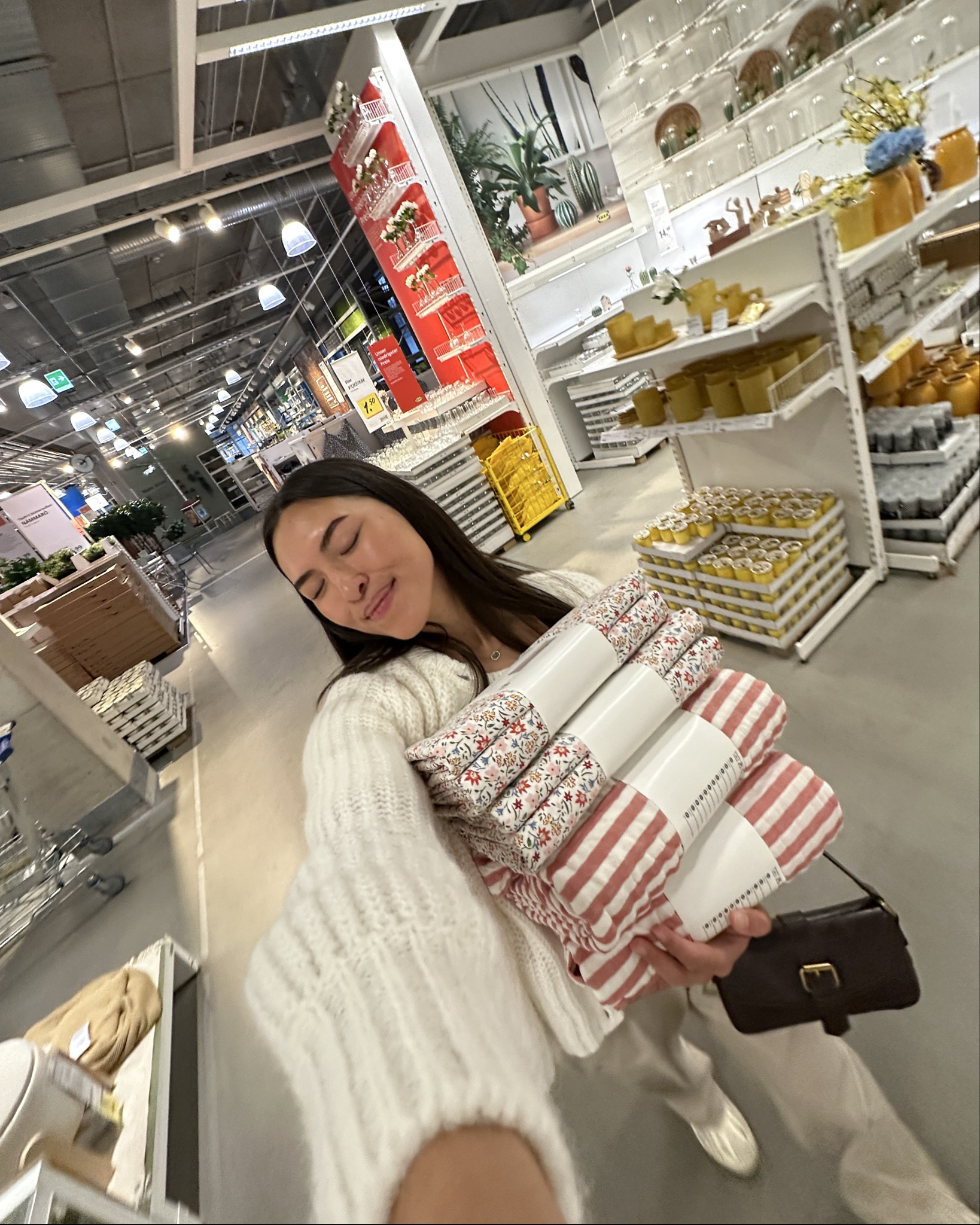 hab ne Abstimmung gemacht welche Bettwäsche es werden soll, Ergebnis war 50/50 also musste ich beide nehmen 🙂‍↕️ 

#LTKspring #LTKeurope #LTKdeutschland