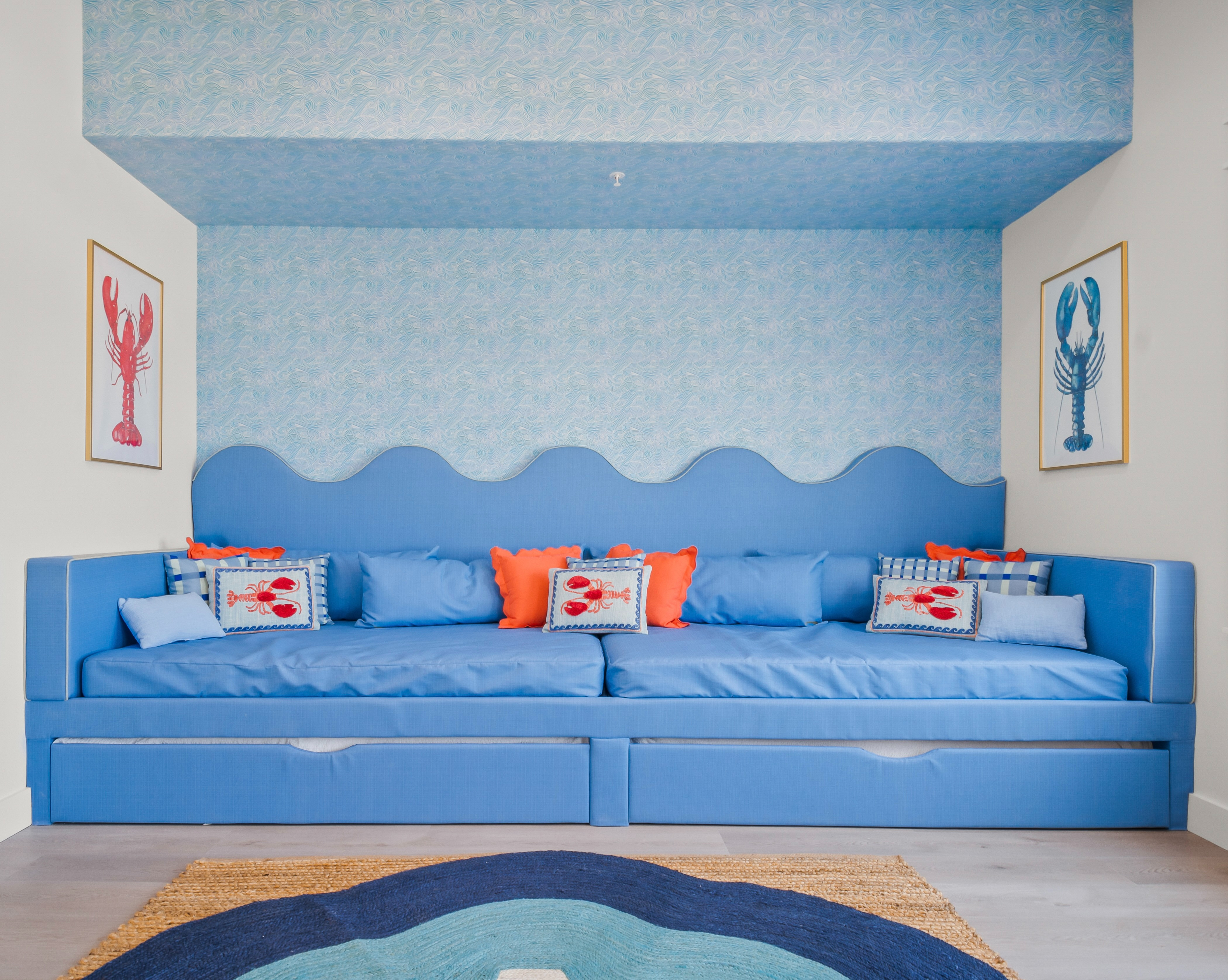  

Stars, stripes, and surfboard vibes! 🇺🇸 🌊🦞 Custom wave bed? Check! Wallpaper that literally makes waves (and it’s on SALE!). Plus a CF Designs hand-wrapped surfboard + hat wall + foosball setup = the ultimate kid-approved coastal hangout. Red, white, and woohoo. 

#LTKHome #LTKSeasonal #LTKSaleAlert