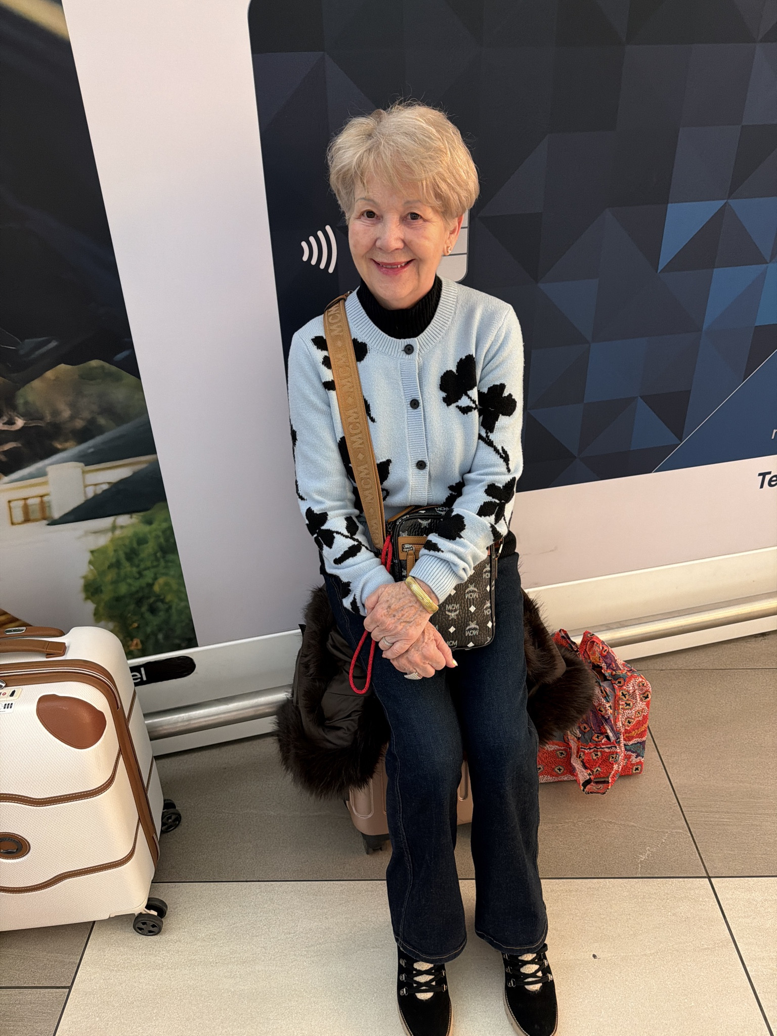 What Mimi is wearing!!

She is wearing a 00 in petite in everything! 

women over 50 fashion, over 50 style inspiration, midlife fashion blogger, ageless style women, chic over 50 outfits, modern classic style women

#LTKSeasonal #LTKPetite #LTKOver40