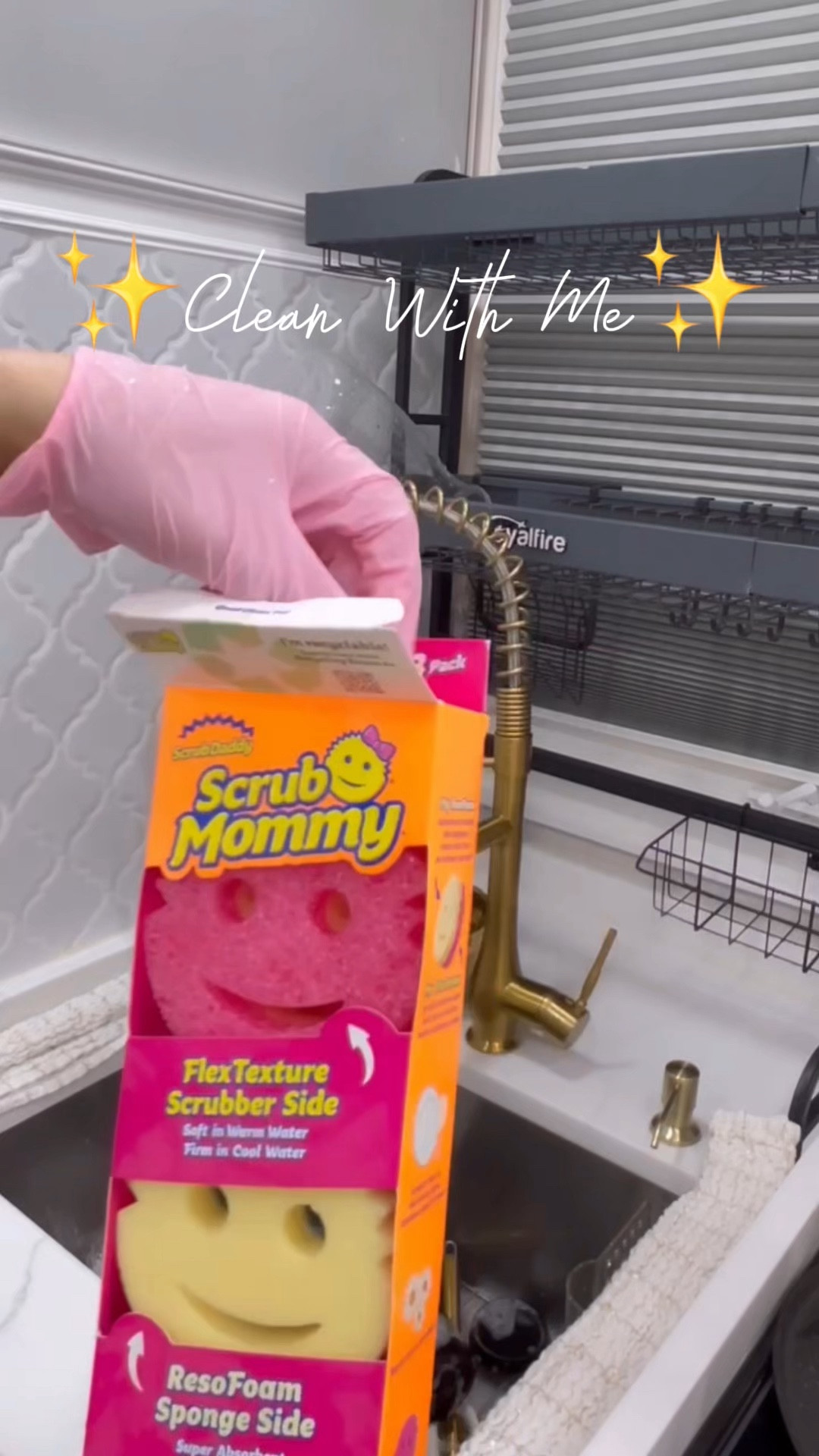 Clean with me, love these (Scrub Mommy) sponges for washing my dishes, has a hard and soft side very convenient. 
.
.
.
.
.
.
.
.
.
.
#cleanwithme #clean #cleanmotivation #cleaningtips #cleanhome #organized #organizedhome bathroomclean #speedclean #asmrcleaning #deepclean #amazonfinds #amazonmusthave #asmr #sahm

#LTKVideo #LTKHome #LTKFindsUnder100