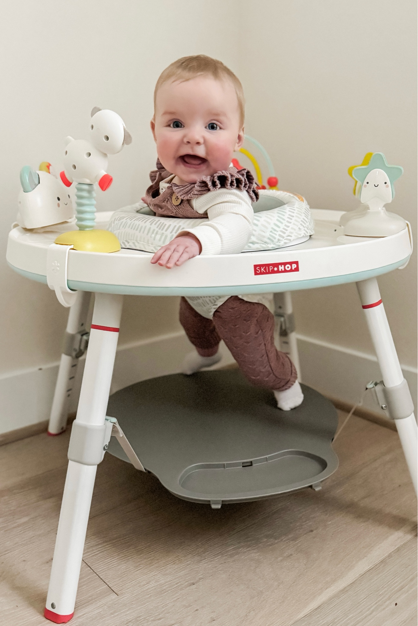 I can’t believe we’re already introducing this activity table to Chloe! 🥺 This was one of Sophie’s FAVORITE things to play with and it seems like Chloe feels the same way! She’s been loving sitting up and being able to play with the toys all around her! 

#LTKBaby