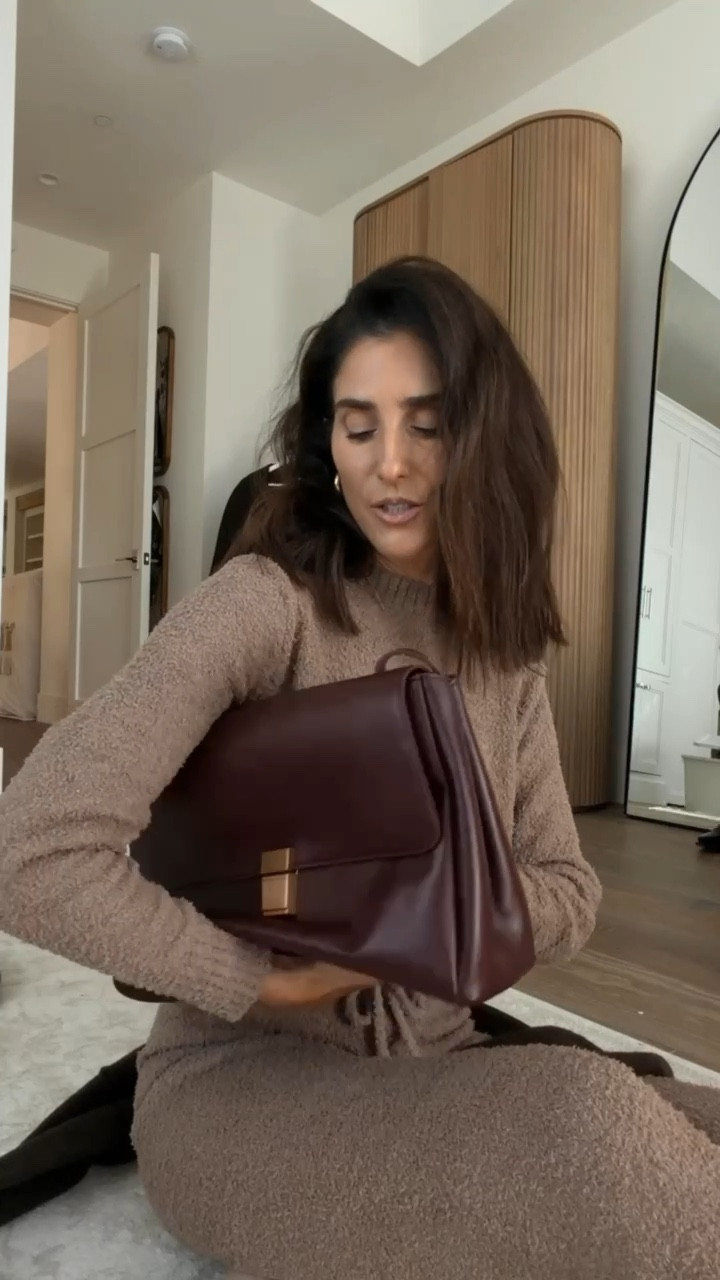 This bag is so slouchy and beautiful! Makes a statement and looks designer without the price tag. I’m just shy of 5-7” wearing the size small set #stylinbyaylin #aylin #bag #amazon #giftidea 

#LTKHoliday #LTKGiftGuide #LTKootd