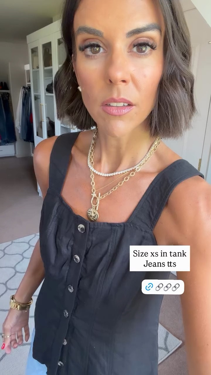 Size xs in tank
Jeans tts