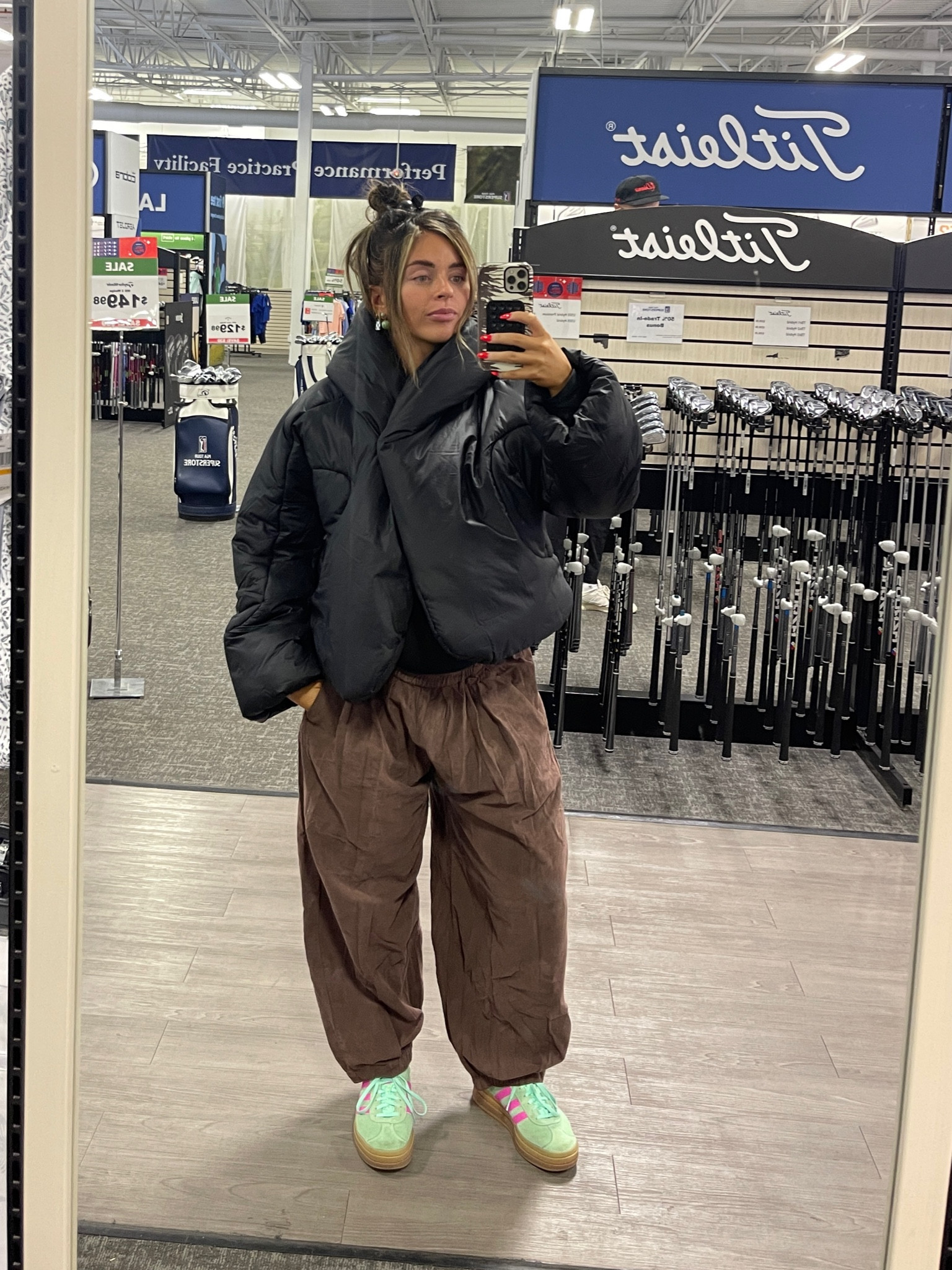 Wearing XS in the pants!!! I’m wearing the cord version, in deep mahogany color! I want the other version next😍 linked both kinds