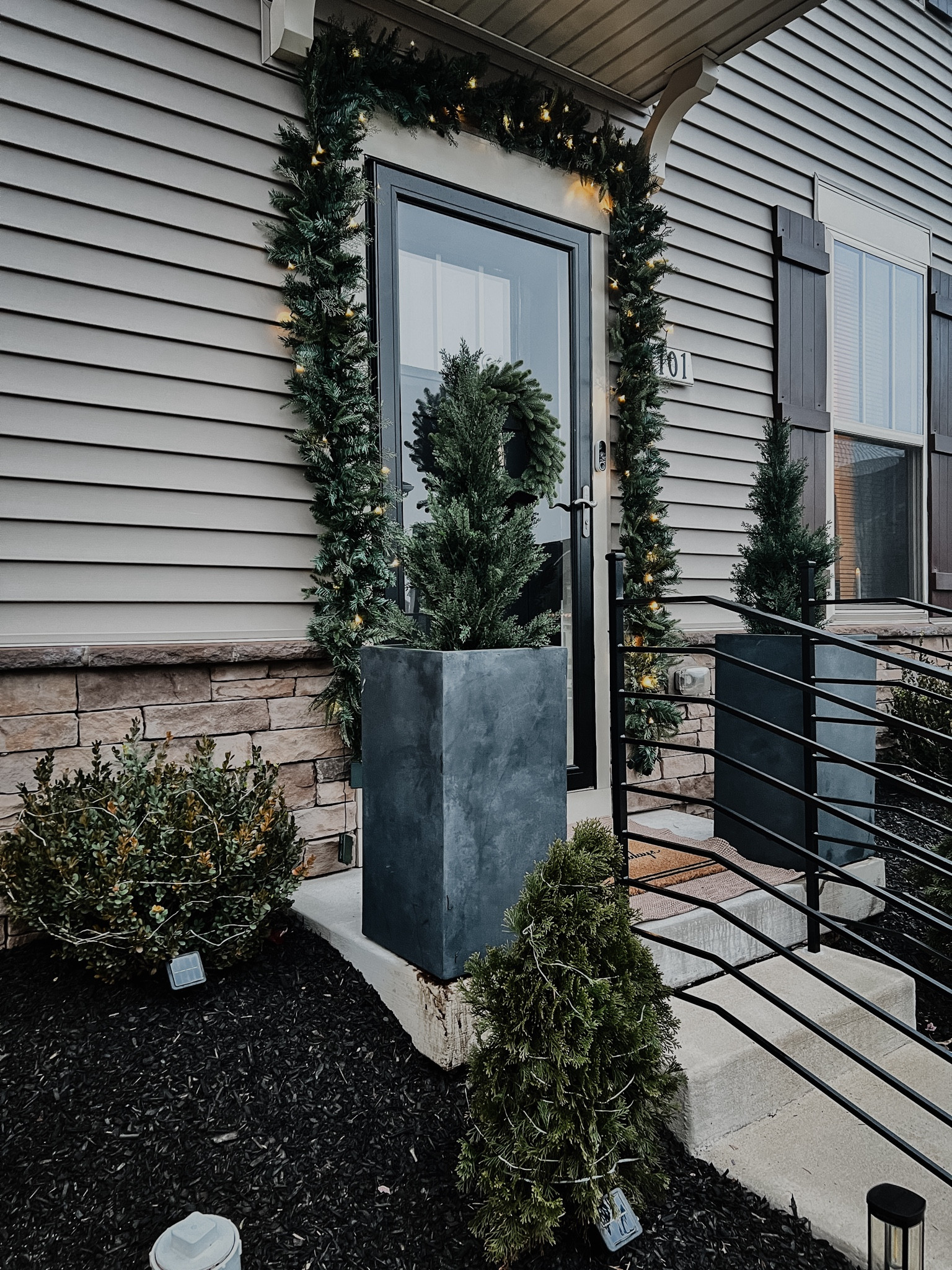 My Christmas entryway decor! The garland is pre lit and gorgeous but I added a few more twinkling lights because I’m extra ✨🌲 

#LTKHoliday #LTKhome #LTKSeasonal