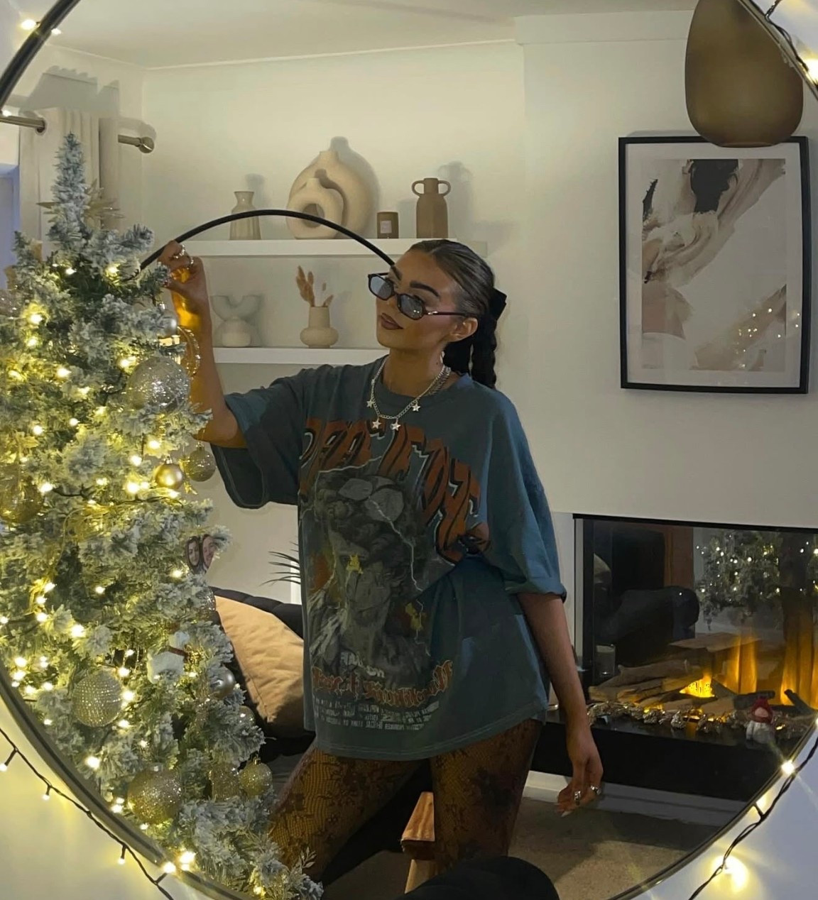 Graphic tshirt - cool look 

#LTKuk #LTKwinter #LTKstyletip