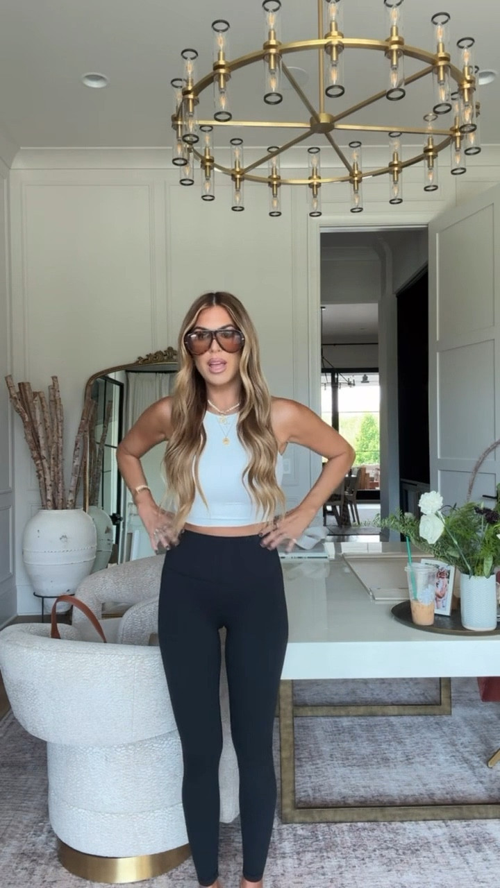 The best Amazon leggings!!! 

Size small tank 
Size small leggings #amazon 

#LTKFindsUnder100 #LTKStyleTip #LTKSeasonal