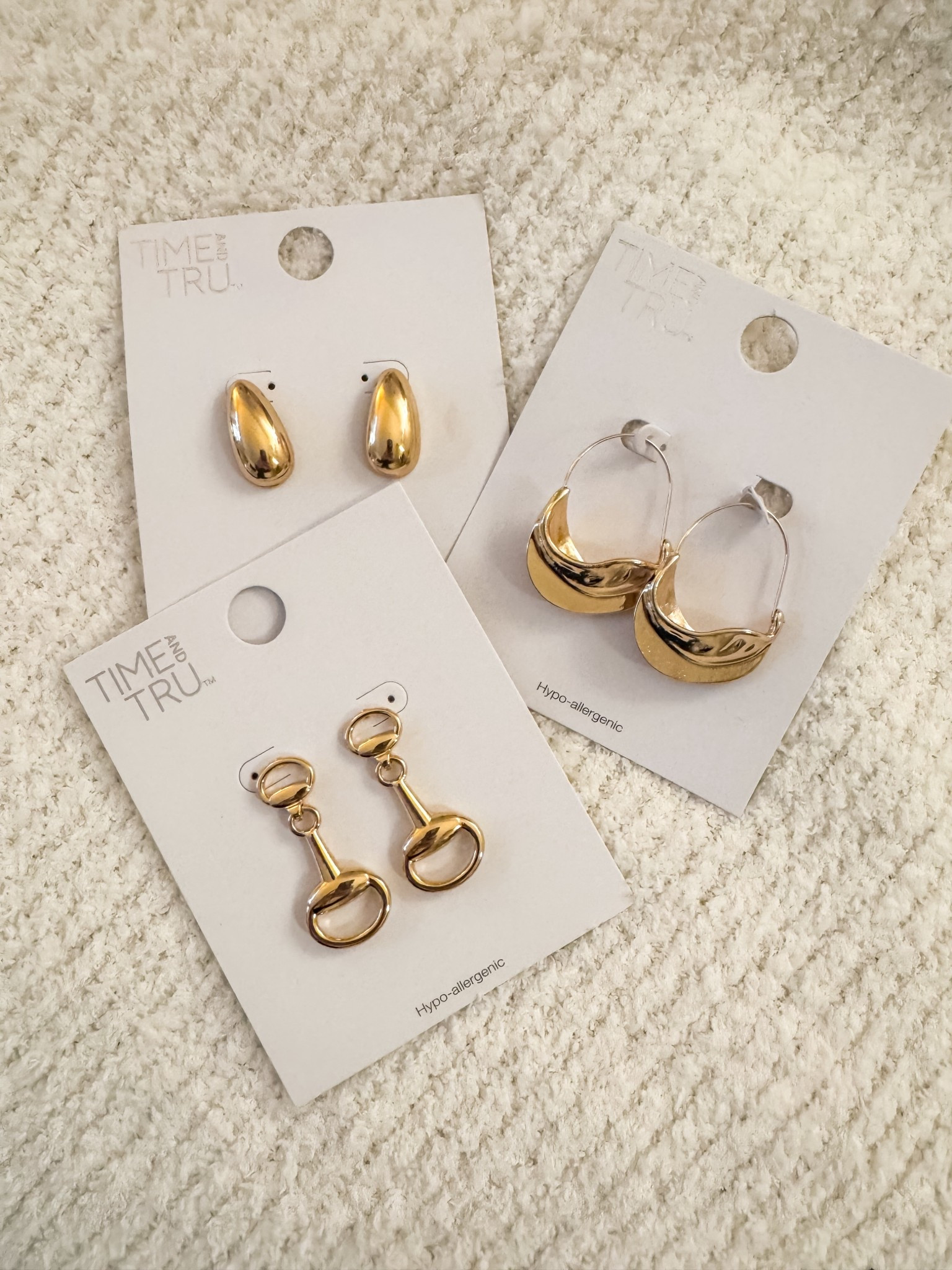 Walmart earrings • affordable gold earrings • quiet-luxury accessories
People are sleeping on Walmart earrings — and honestly, it blows my mind every time. I get asked constantly where my gold earrings are from… and everyone is always shocked when I say: Amazon, Walmart, and Target.

Call me “cheap,” but the budget earring life is elite. ✨ There are so many $5–$10 pairs that look genuinely $$$ that I never feel the need to splurge. My skin doesn’t react to them (I know this varies!), but if you love a luxe look for less, these are such a smart little style upgrade.

This new Time & Tru drop is so good:
✨ equestrian-inspired horsebit studs — polished, classic, designer-coded
✨ minimal gold drops — quiet luxury, everyday chic
✨ sculptural hoops — modern, sleek, lightweight
All hypo-allergenic, glossy, and surprisingly elevated for the price.

These are the pieces that make your outfit look intentional — polished without trying, and expensive without being expensive. A tiny Splendidly secret: a good gold earring can make a $20 sweater look like a $120 one. 🤫✨

#WalmartStyle #AffordableJewelry #GoldEarrings #QuietLuxuryStyle #EquestrianStyle #DesignerDupes #DupeAlert #LookForLess 

#LTKFindsUnder50 #LTKWorkwear #LTKGiftGuide