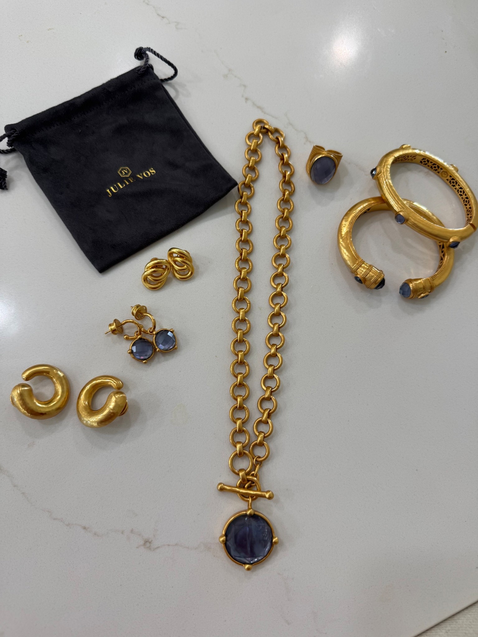 Julie Vos
Holiday jewelry
Gold jewelry
Everyday jewelry
Luxe gifts for her
#luxegifts #jewelry #julievos #goldjewelry #highendjewelry



#LTKGiftGuide #LTKHoliday #LTKStyleTip