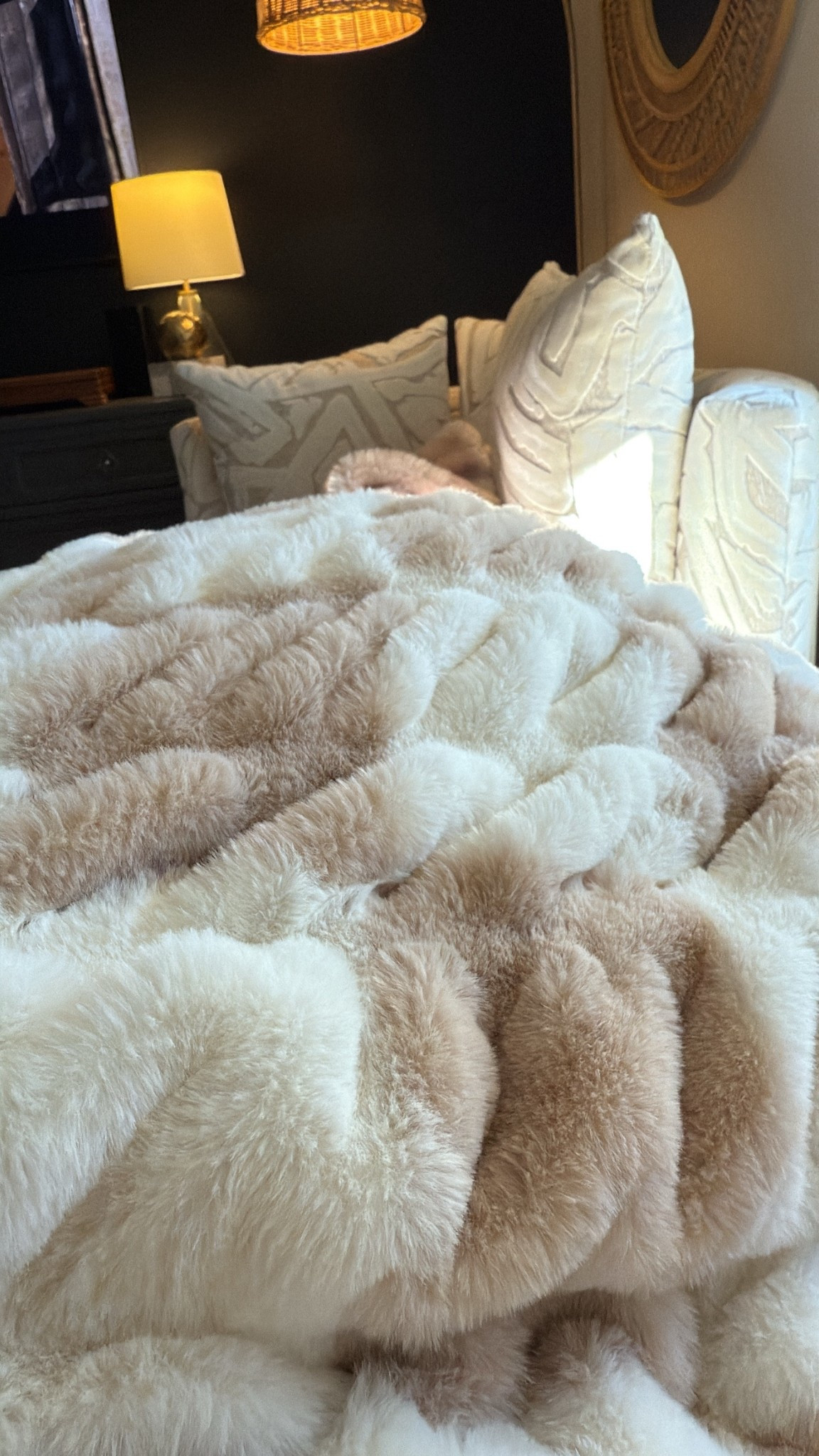 Thriving in our @Lola blankets during this winter storm! 10000% worth it. Save this post so you’ll know the next time I have a discount code!!

#LTKSaleAlert #LTKHome #LTKdayinmylife