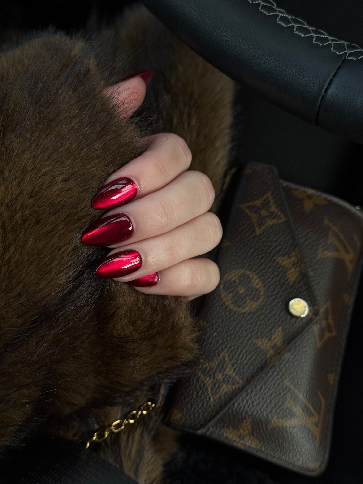 In my press on era ✨ Love these OPI ones for the holidays!