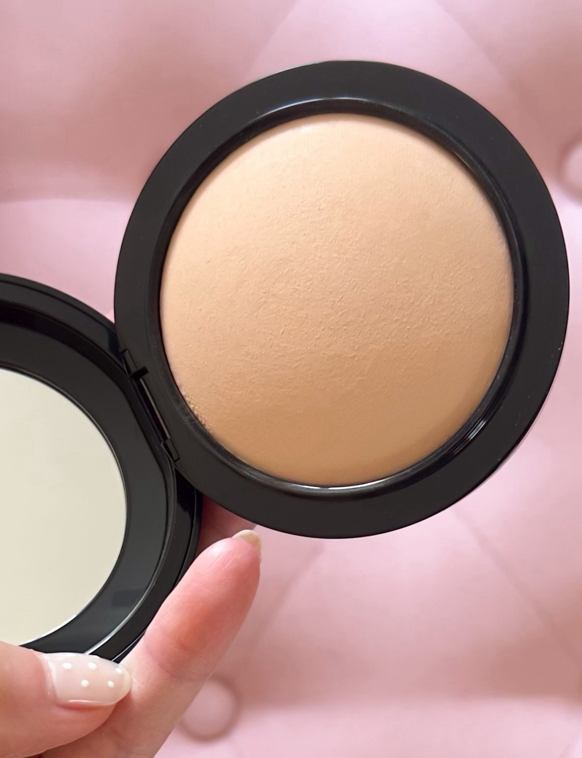 Fresh Powder - there’s just something about a new item! MAC Mineralize Skinfinish Natural Face Powder is still my go to! 

It doesn’t cake or crease on me. Gives such a lovely finish. 

I use shade Medium Plus & apply with a MAC Brush 

Makeup. Beauty. Spring Beauty  

#LTKBeauty #LTKgrwm #LTKSeasonal