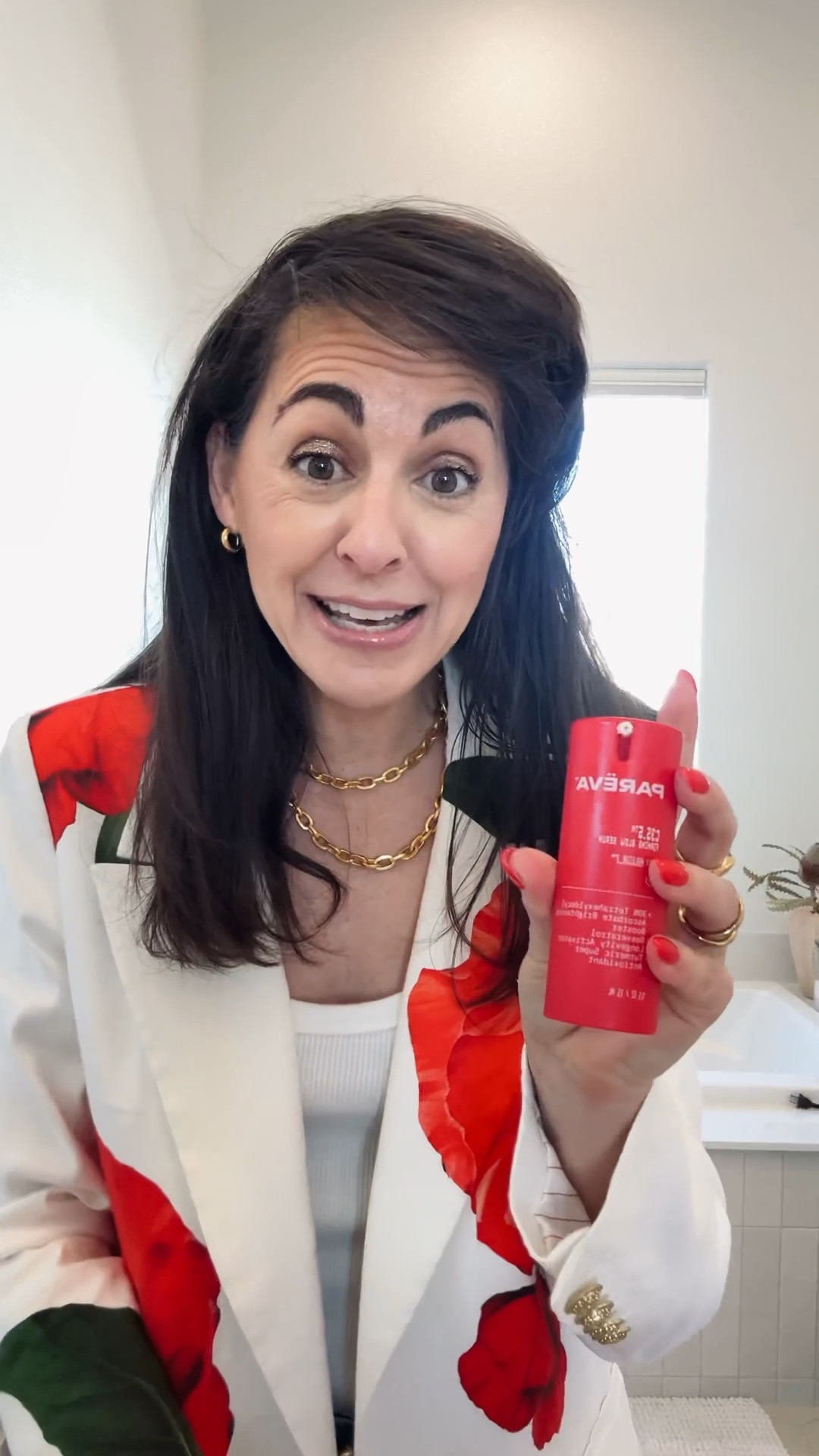 I get gifted a lot of skin care, but this is what I’ve tried down to the last drop and would buy again 
✅ hydrating
✅ visible overall improvement in appearnce
✅smells good
✅ light gel formulas  

20% off sitewide now @Parëva Beauty 

@Alice + Olivia blazer 15% off code closet_15